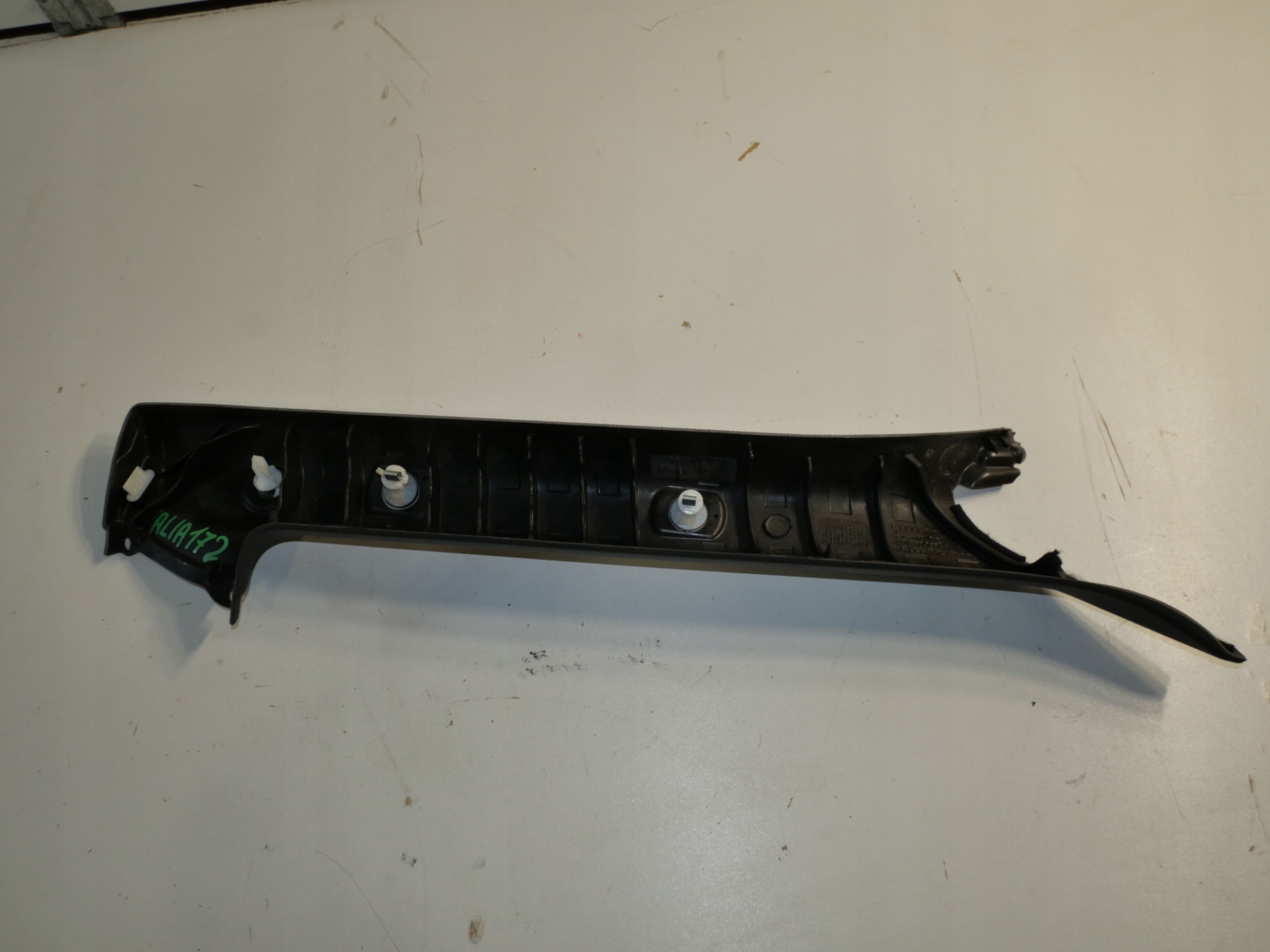 cover SLUPKA front left AUDI A5 CABRIO 8F0867233B