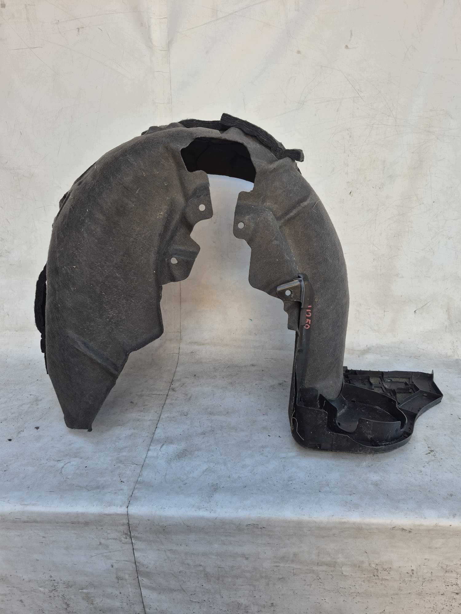 AUDI Q7 II 4M mudguard right rear part rear.