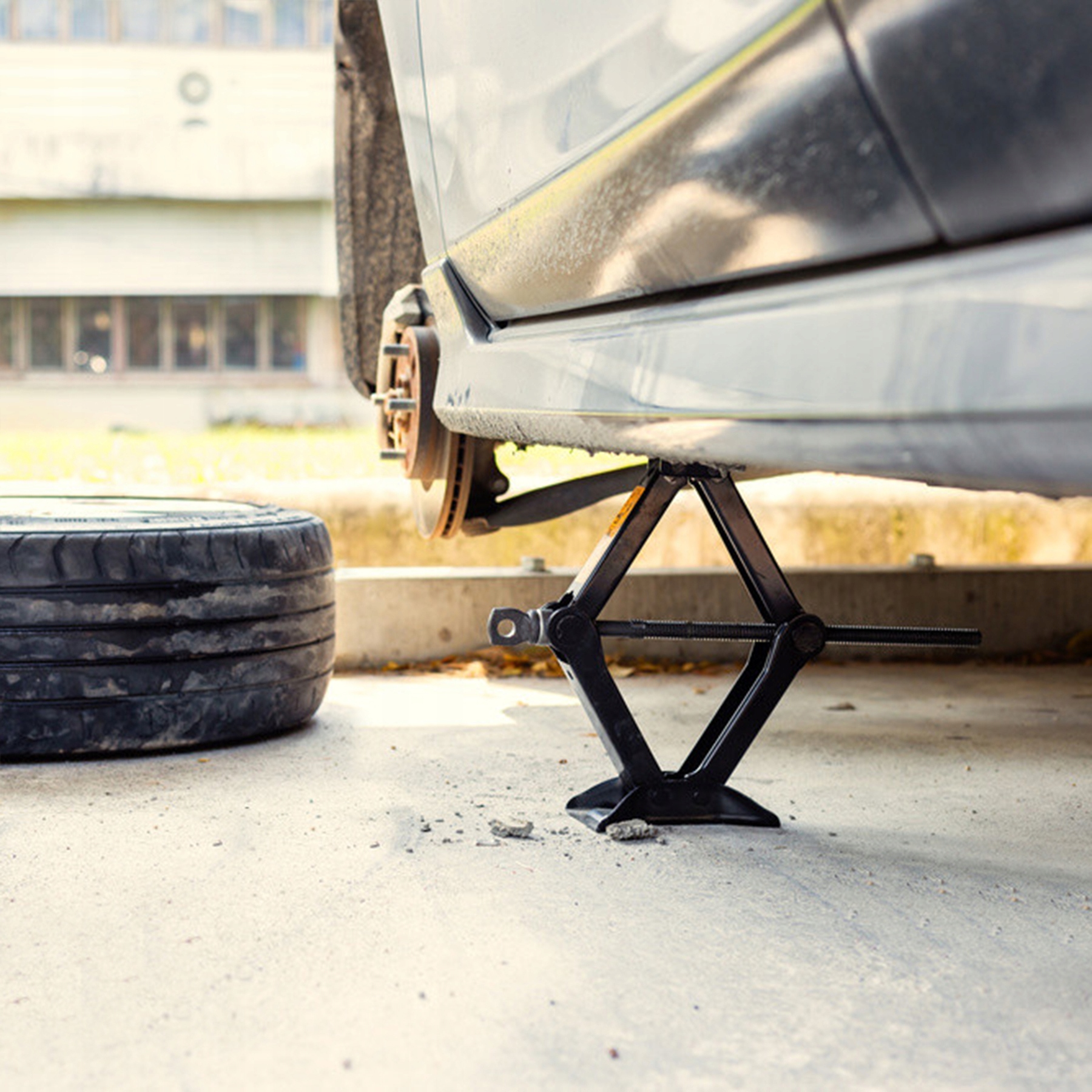 PODNOŚNIK TRAPEZOWY SAMOCHODOWY LEWAREK 2T + KLUCZ Marka Rockforce