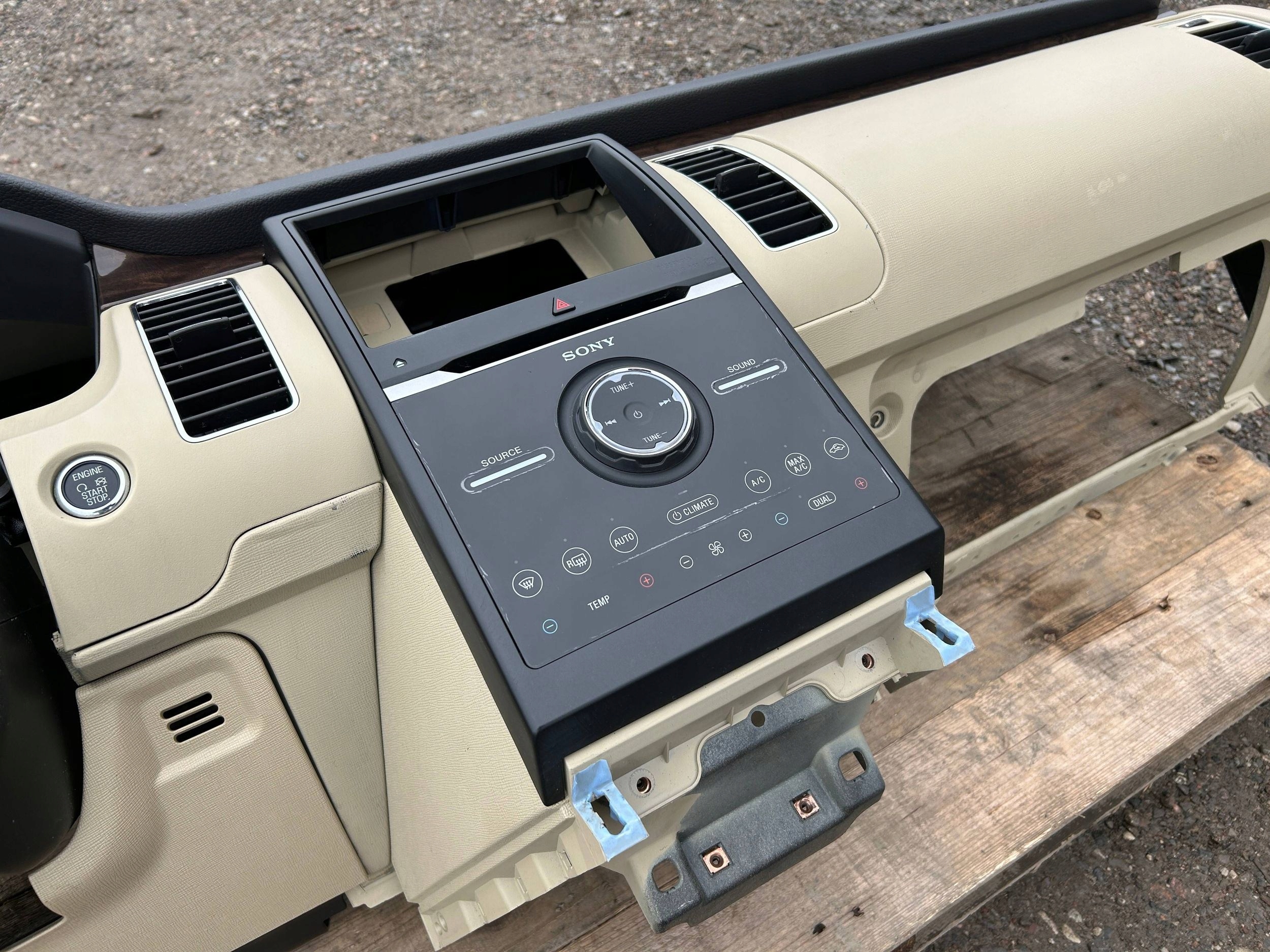 dashboard instrument panel console cockpit airbag powietrzna airbag Ford Flex 2013