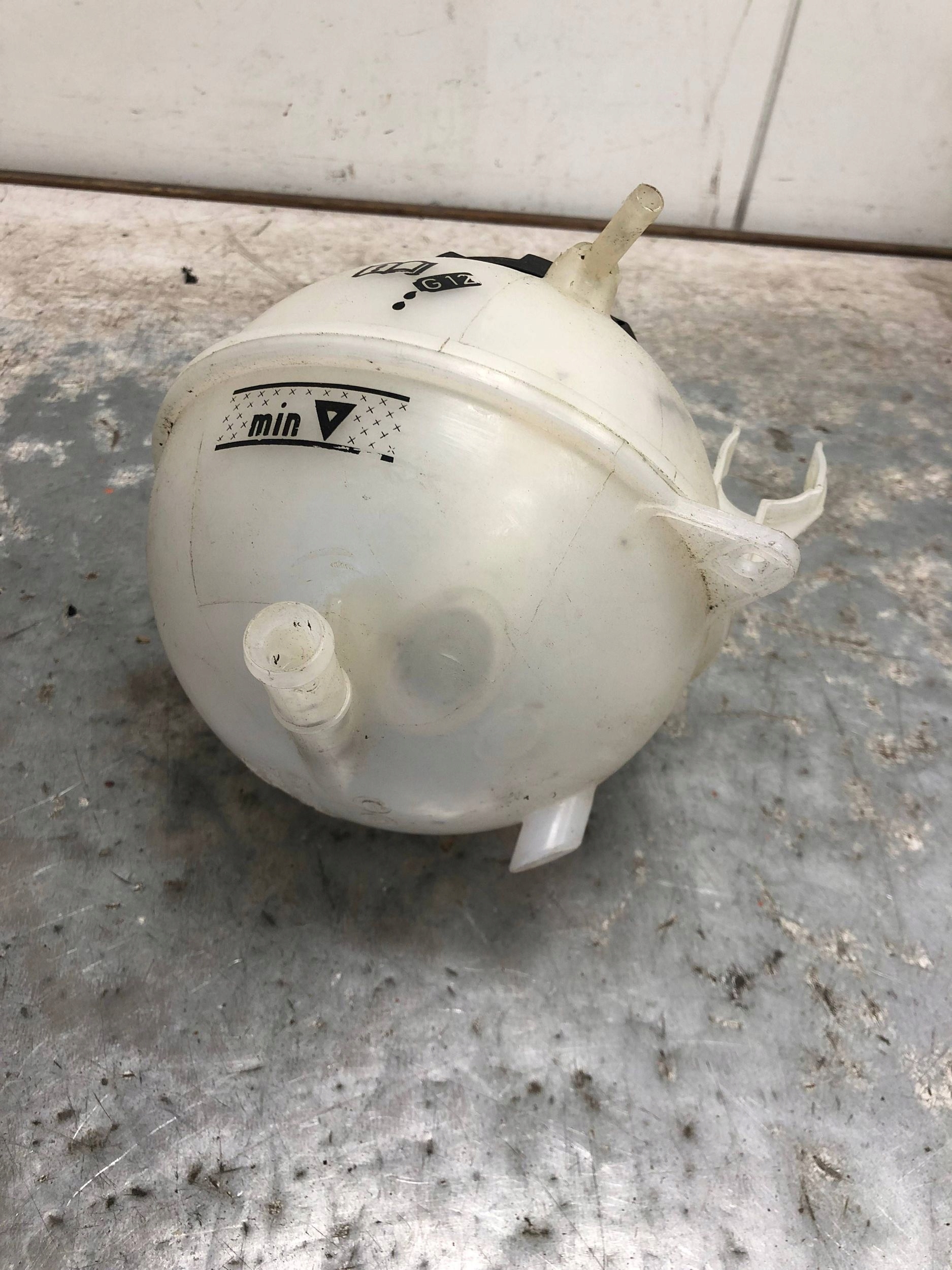 water tank VW TIGUAN 1K0121407A