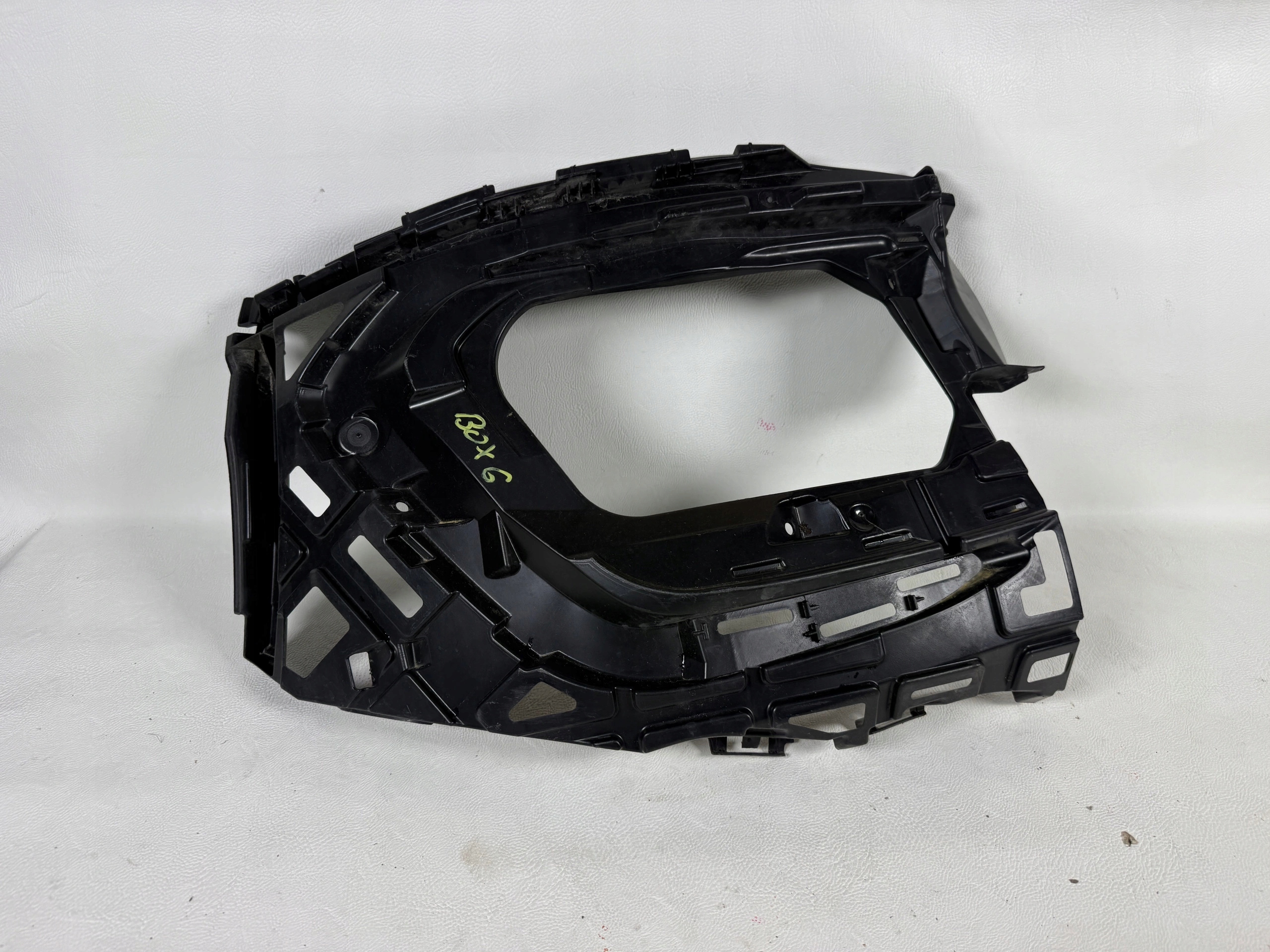 VW GOLF VIII support holder of a bumper left front 5H0807723C