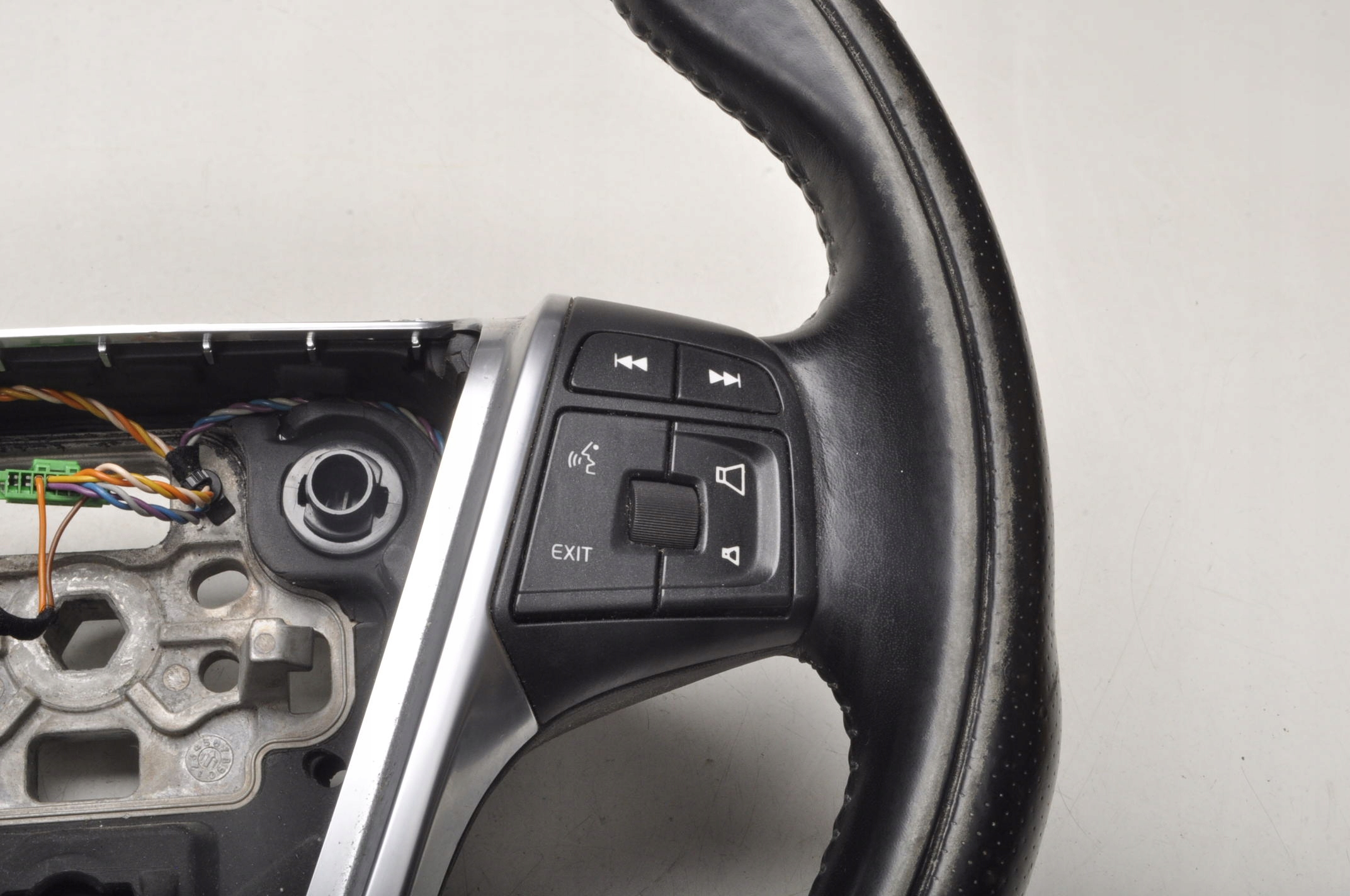 VOLVO XC60 I KIEROWNICA SKÓRZANA RDESIGN Typ samochodu Samochody osobowe