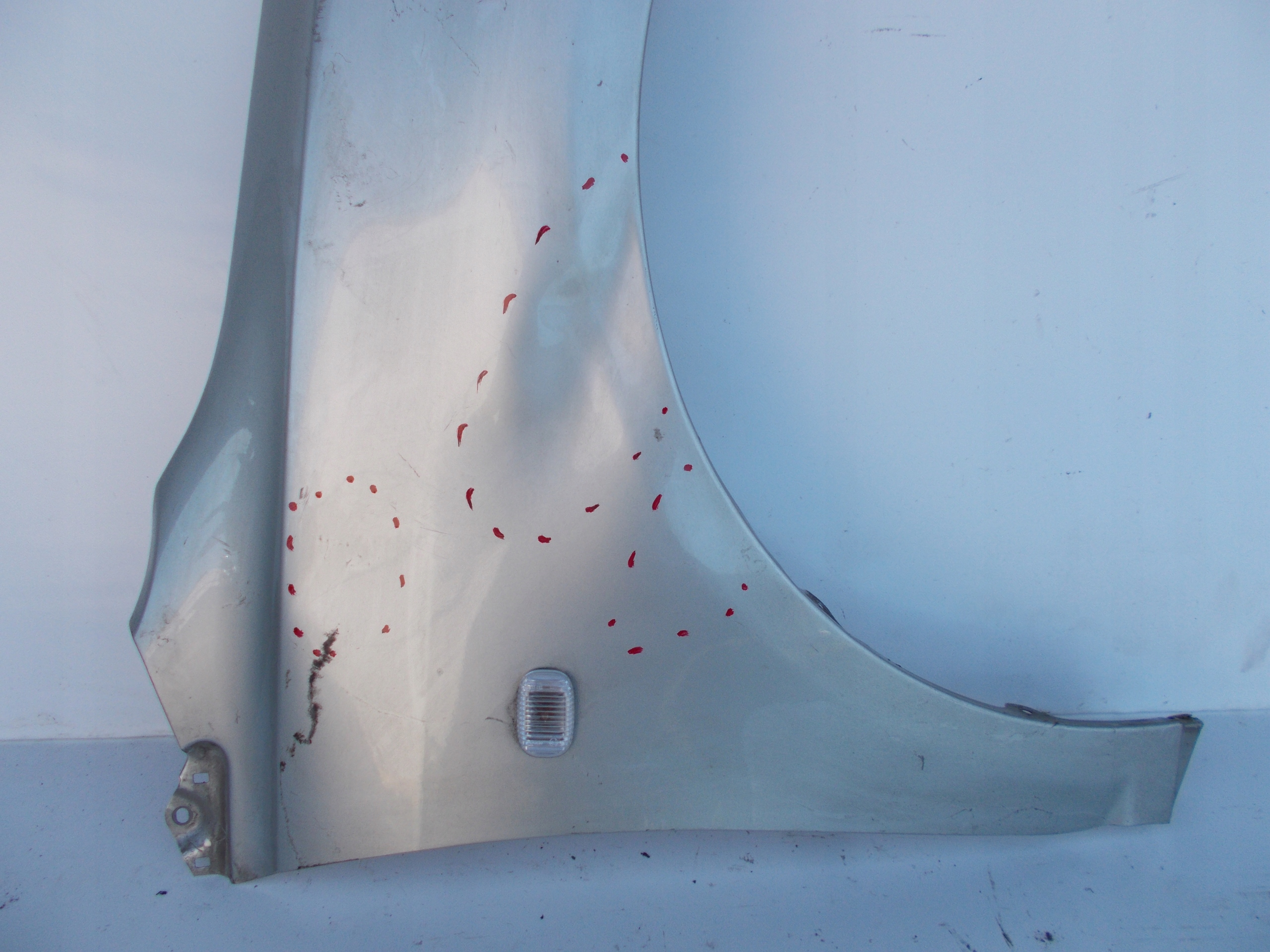 fender front right TOYOTA AVENSIS T25 03