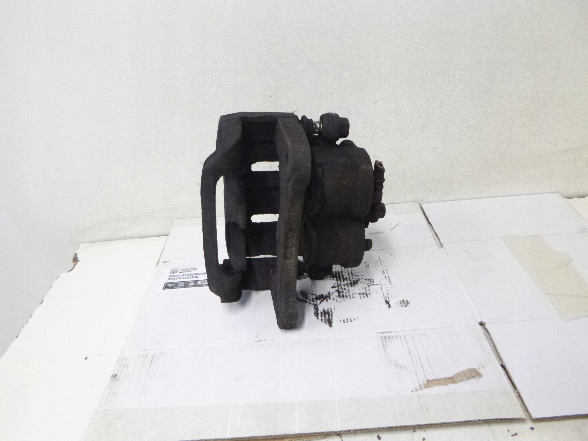 caliper brake + caliper carrier front left Mitsubishi Grandis 2.0 DI-D 2005r.