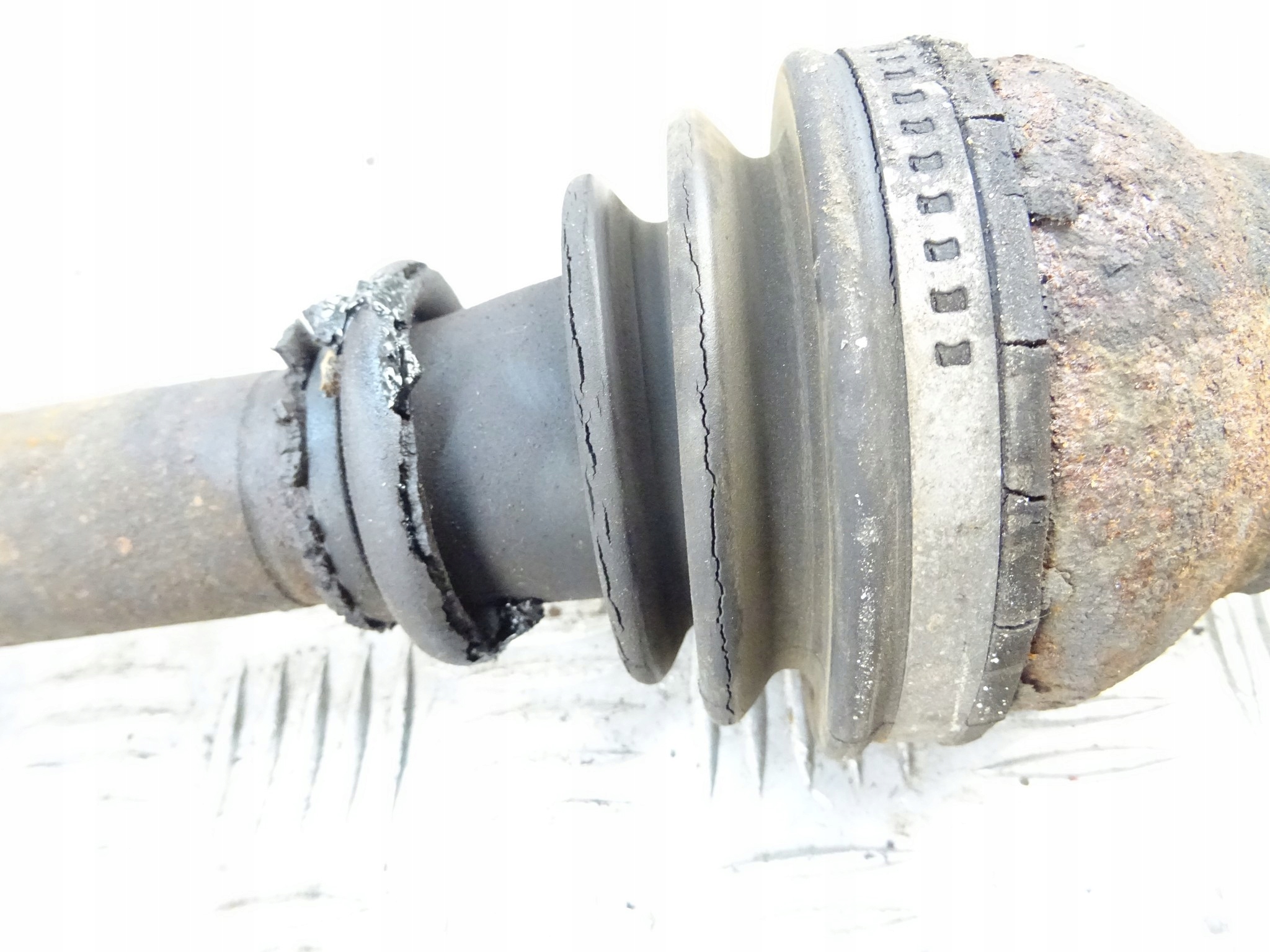 PEUGEOT 2008 semi-axis right 9677211280 1.6 EHDI