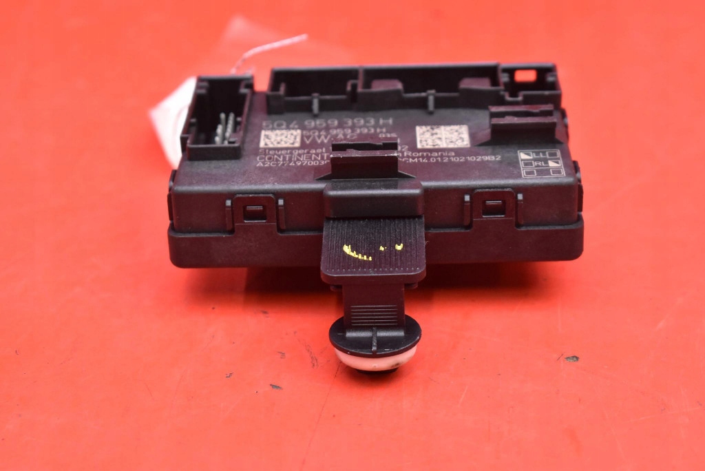control unit module door left front 5Q4959393H SKODA OCTAVIA 4 IV KOMBI 19-24