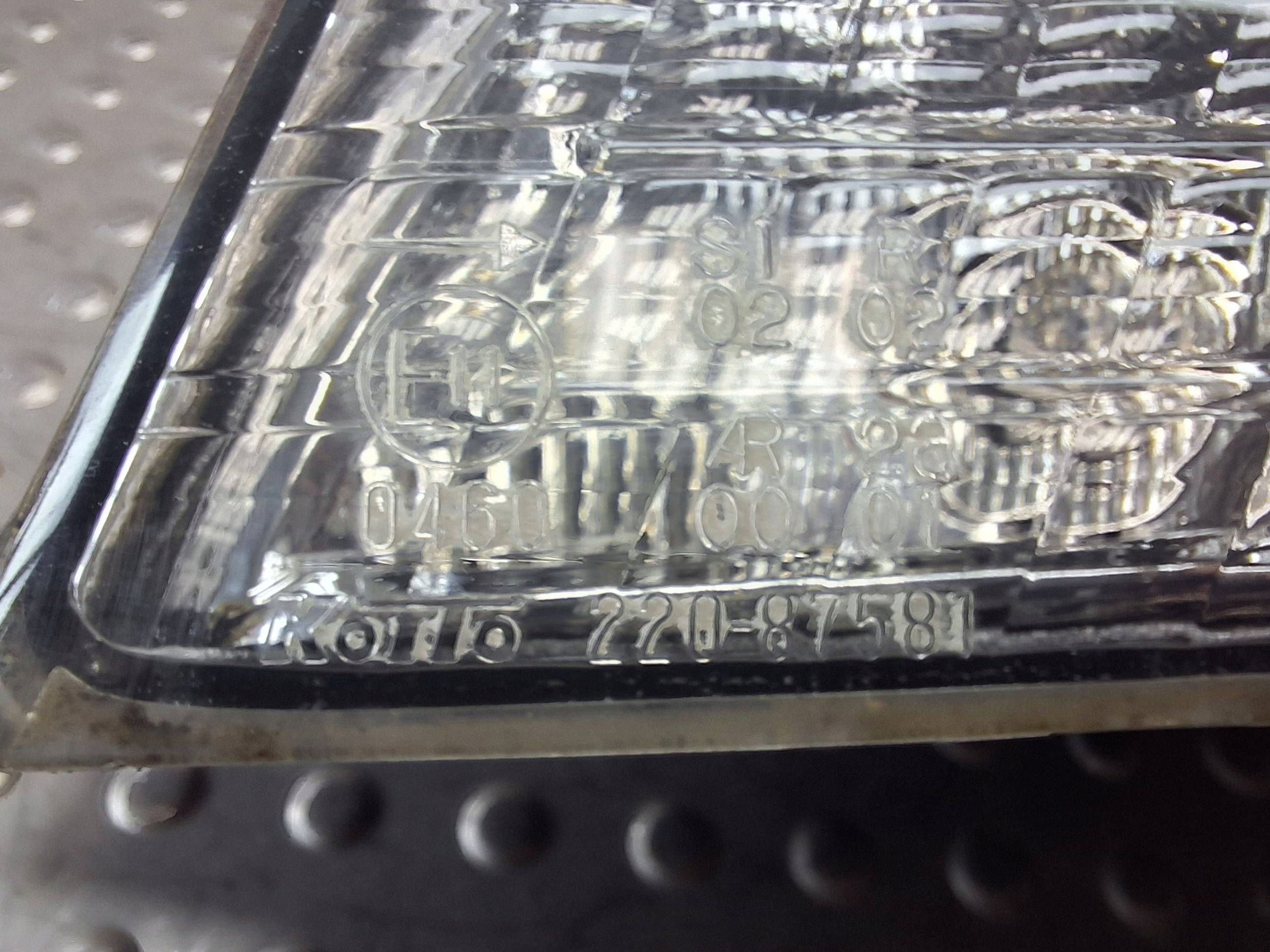 .light rear part right MITSUBISHI OUTLANDER and 01-06 220-87581