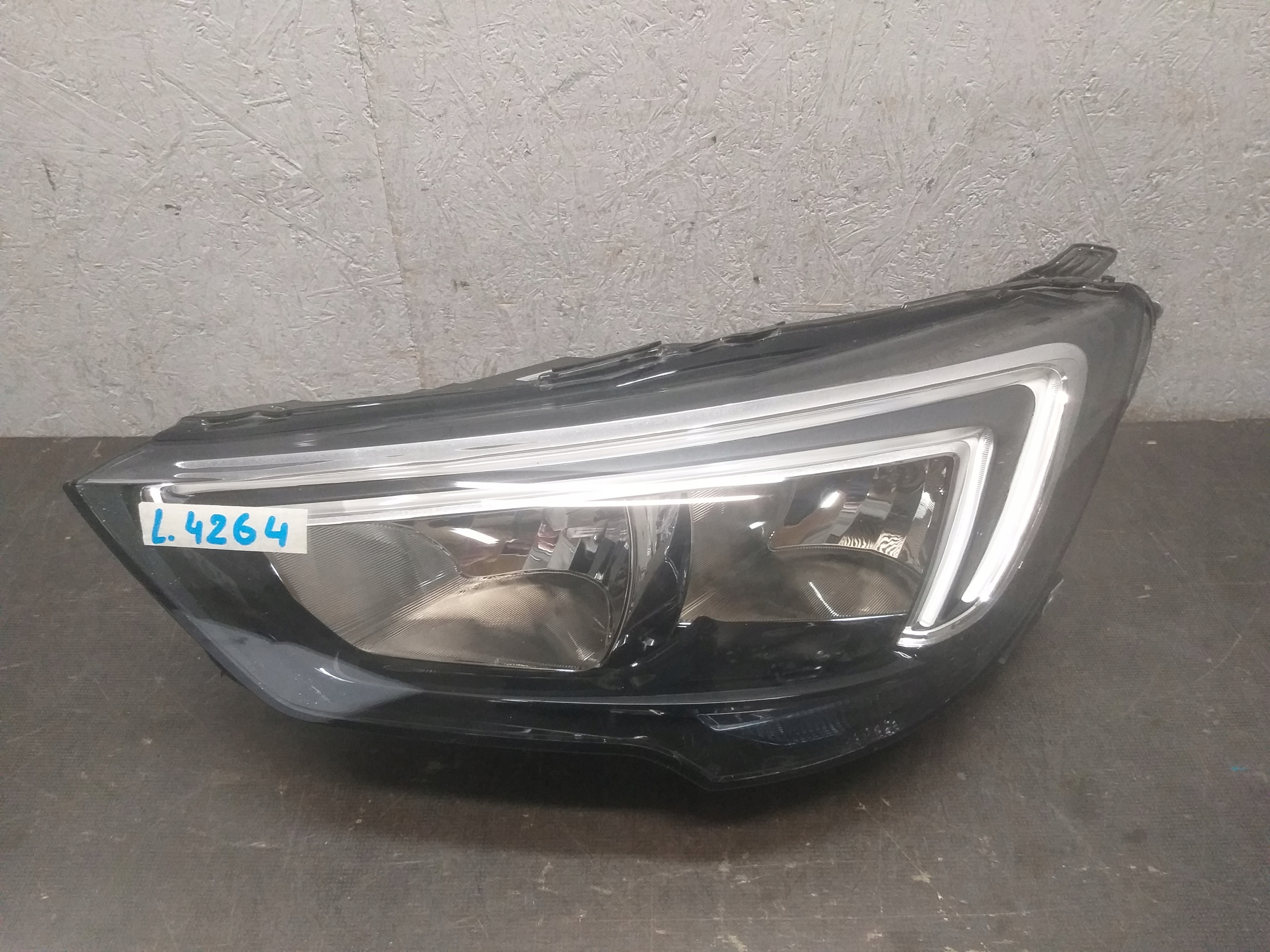 light front left OPEL CROSSLAND X LED 13467967