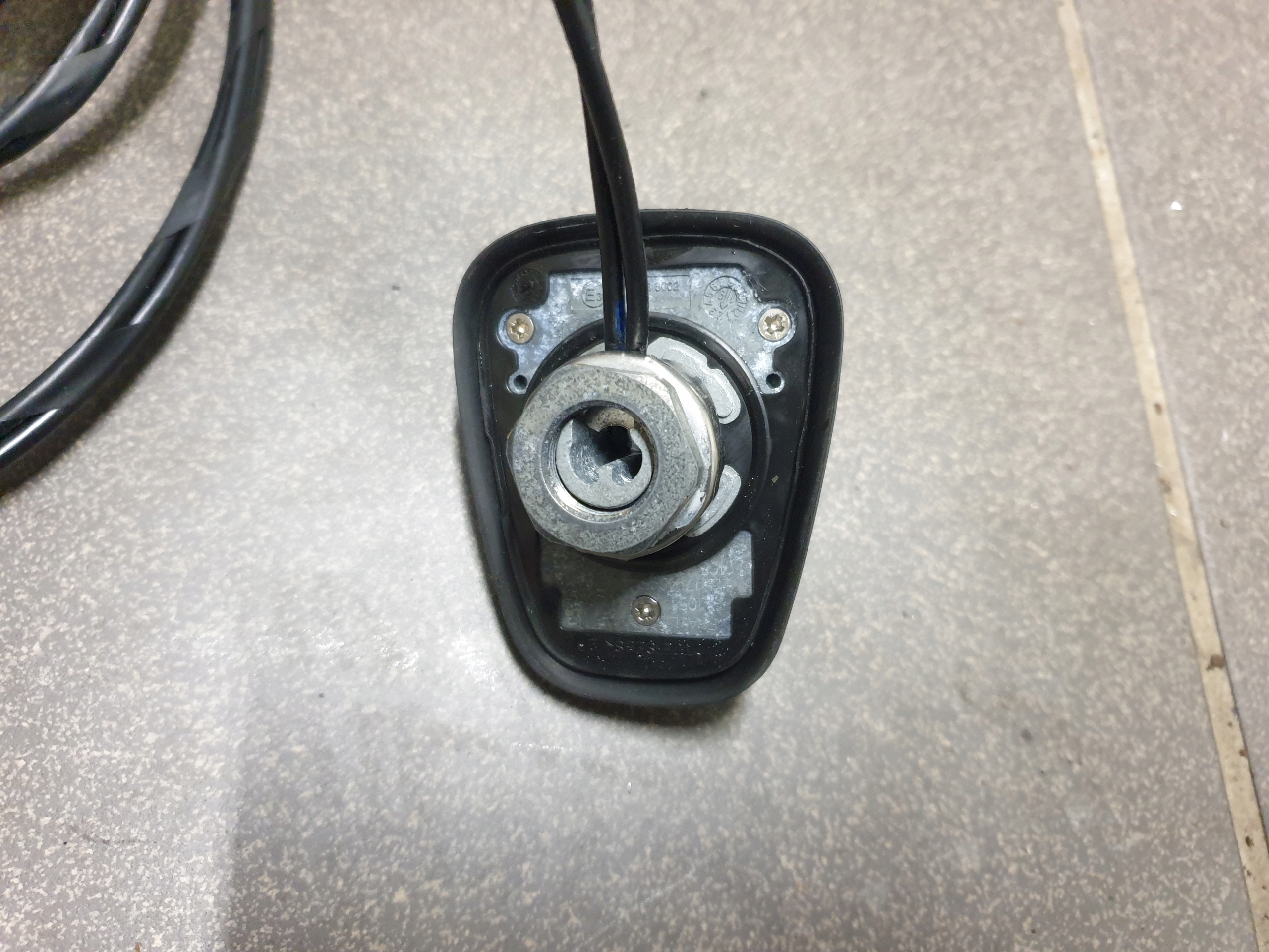 Antenne Toit RENAULT CLIO 4 IV 2013- GPS 282179409r