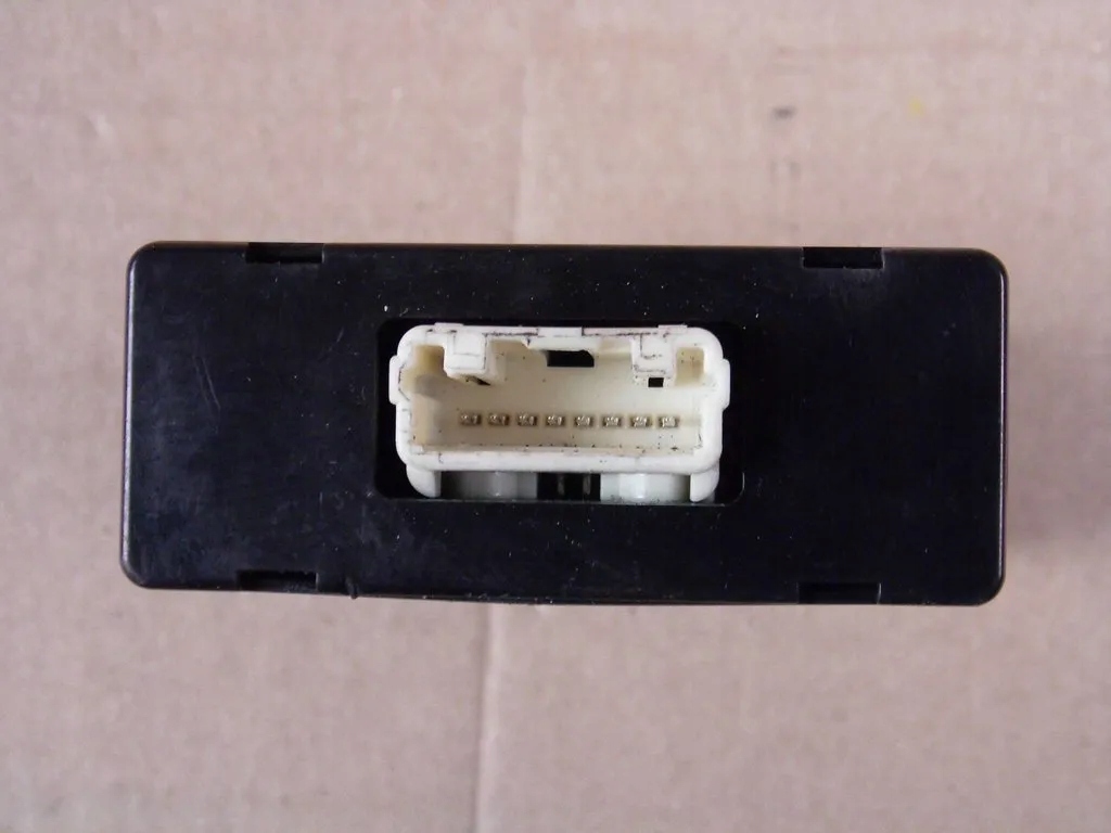 TOYOTA LAND CRUISER 150 MODULO 8965060090