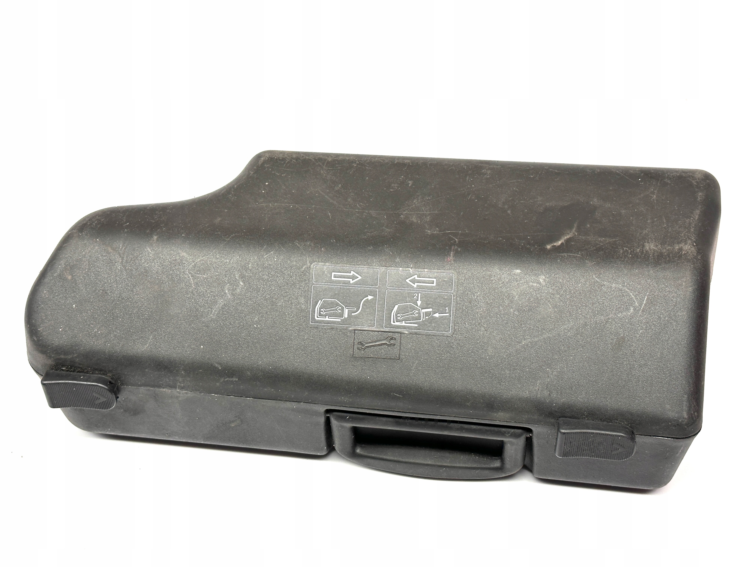 AUDI A4 B6 B7 A6 C5 compartment narzedziowa ucho haka key