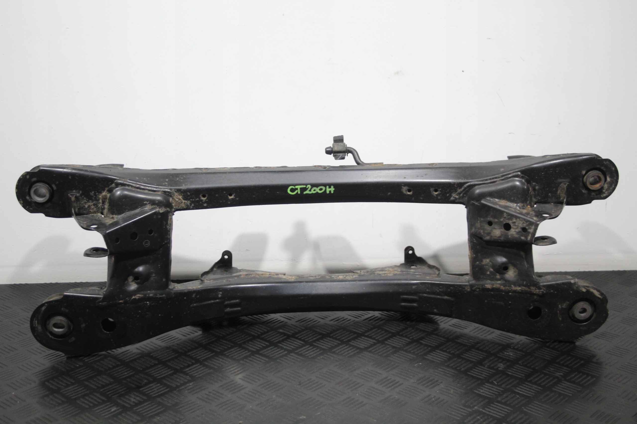 axle beam subframe axle beam rear part LEXUS CT200H