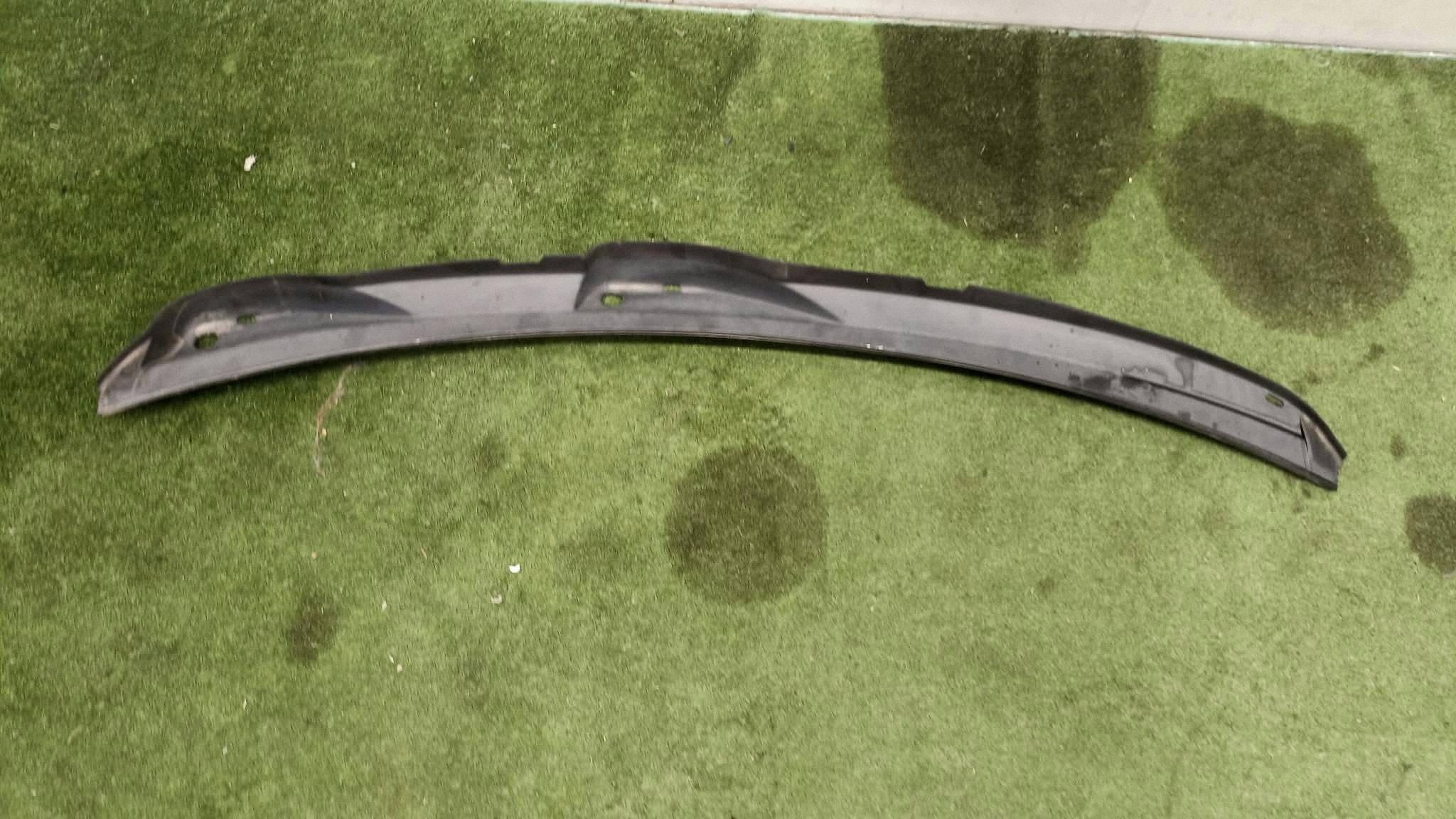 PORSCHE MACAN 95B cover under the window torpedo 95B819403B
