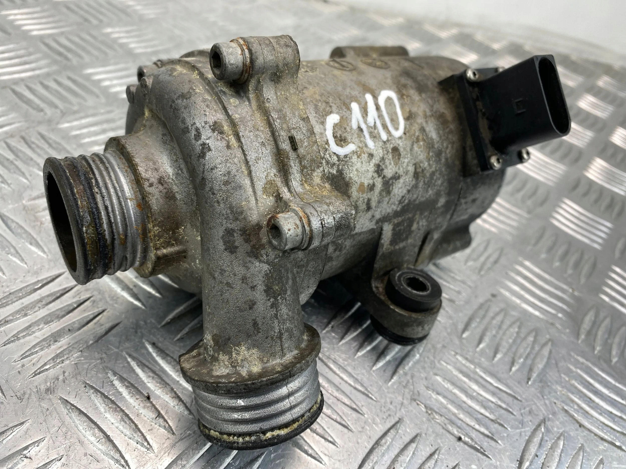 BMW X1 E84 xDrive 28i N20 water pump 7597715