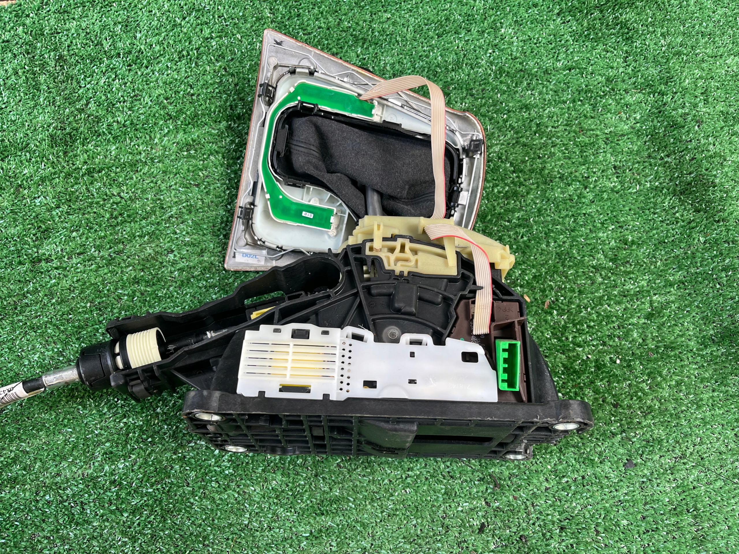 trim changes of the gear JAGUAR X-TYPE 9X43-7K004-AC