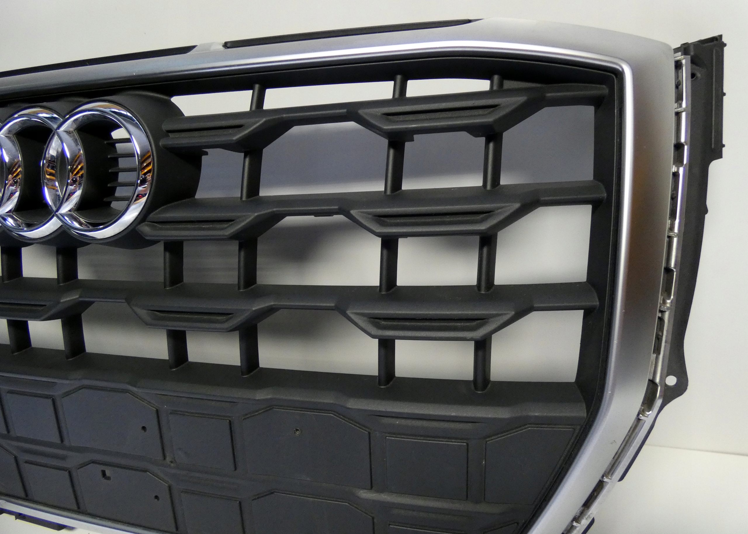 AUDI Q2 81A853651H LIFT 2020- Grill Grill Grill