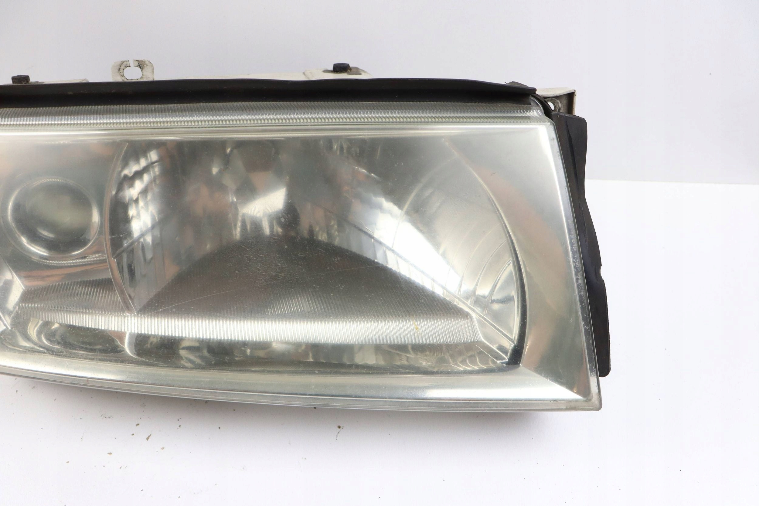 SKODA OCTAVIA and light front right front replacement TYC 20-6231 EUROPA