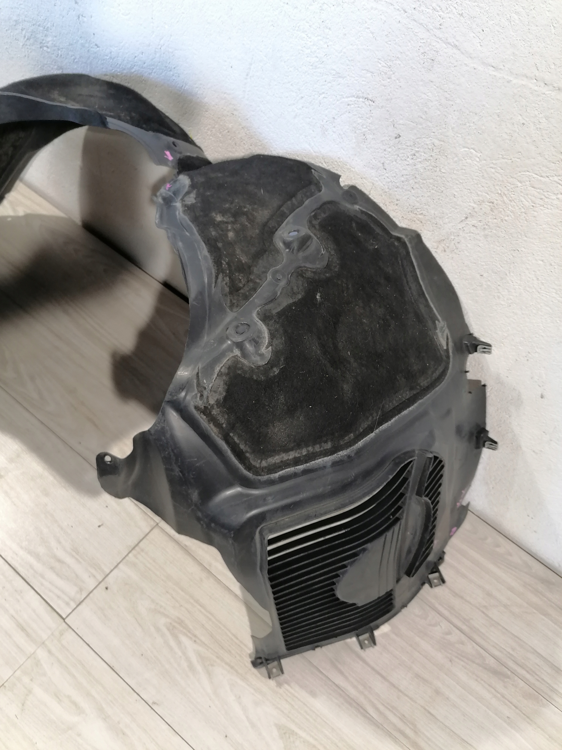 tesla MODEL S подкрылки передний левый 1063693-00-D