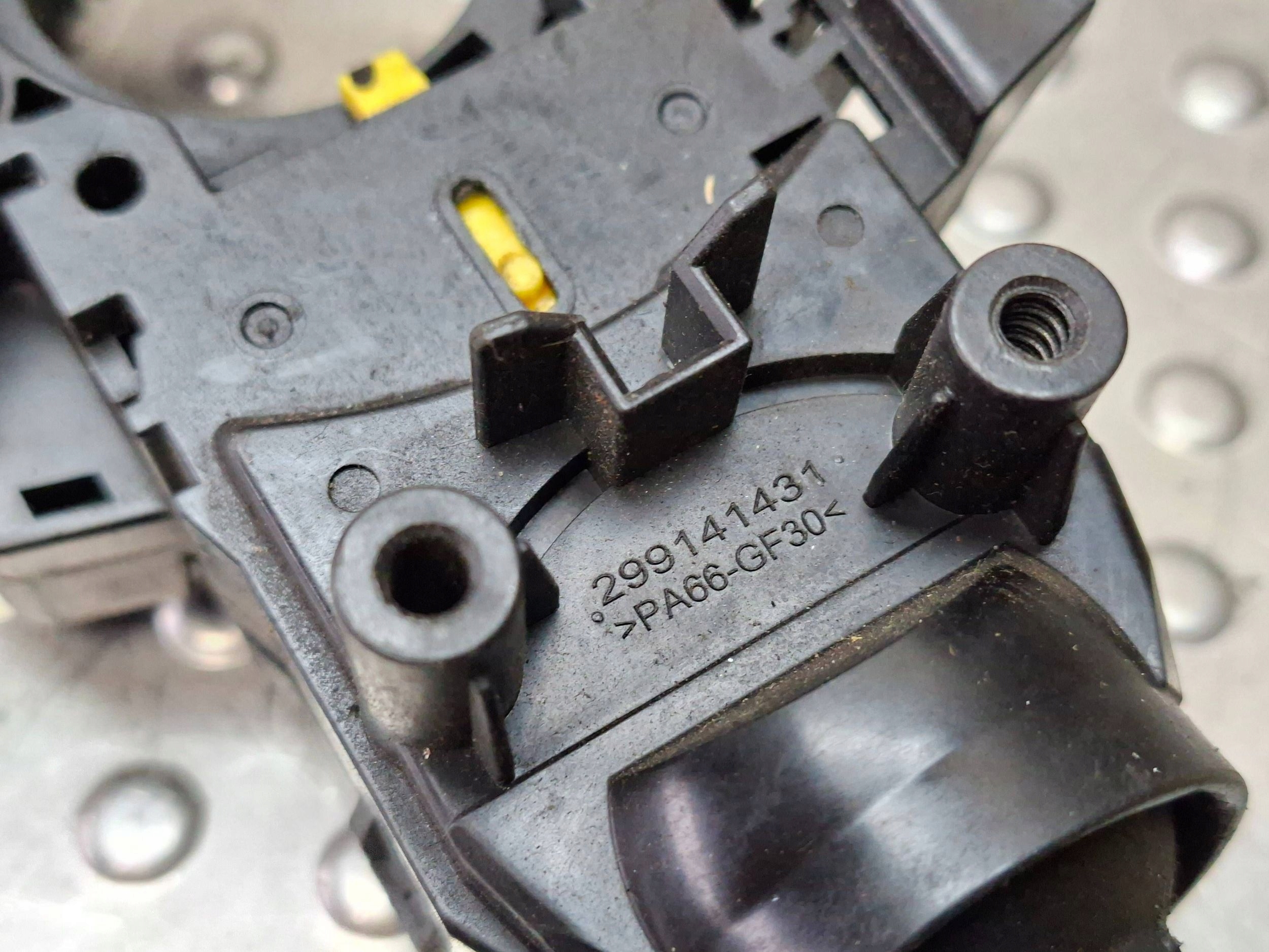 steering wheel levers and controls control HYUNDAI I20 14
