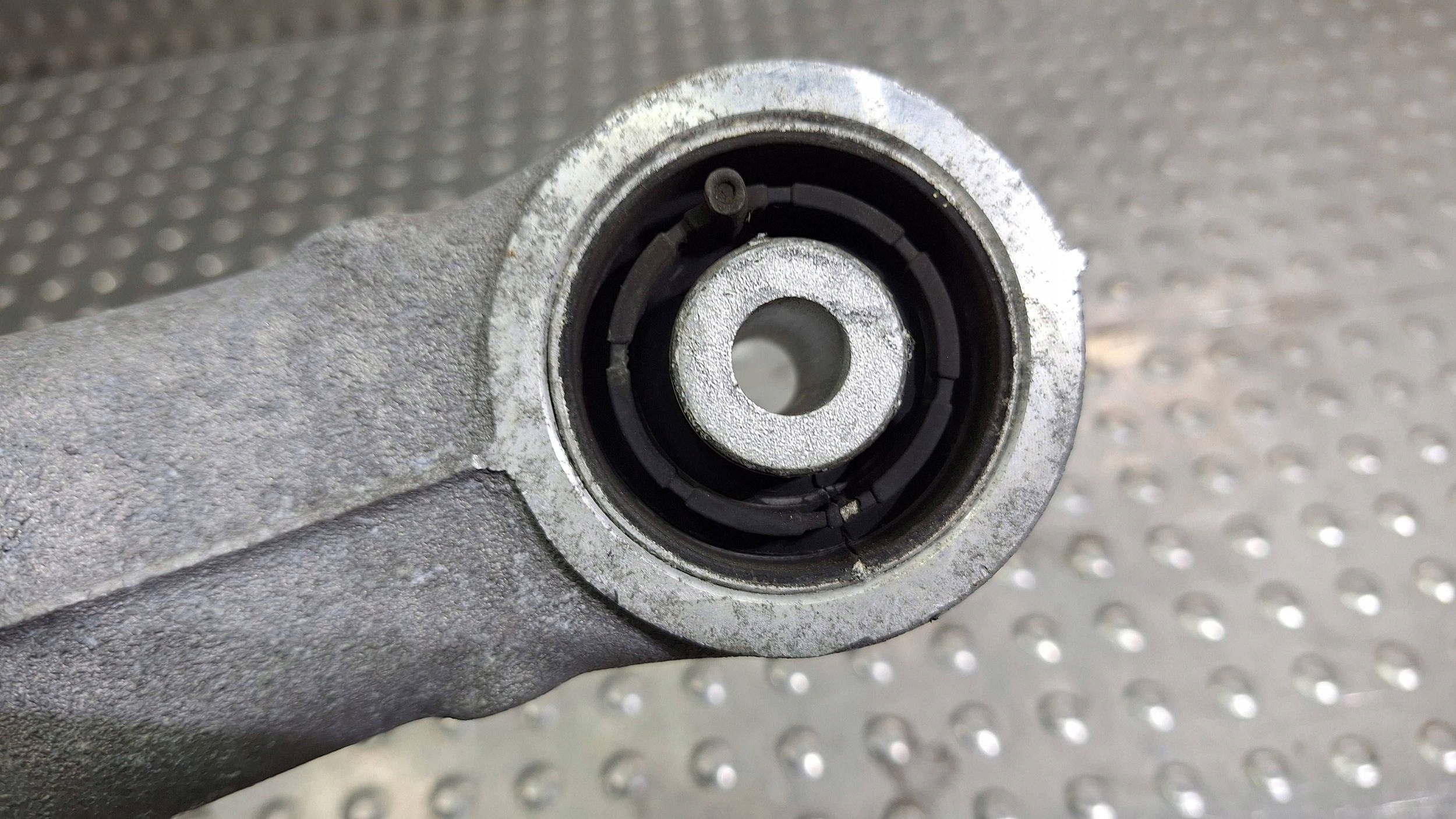 Querlenker Achsträgers rechts heck 8K0505312J AUDI A4 B8 A5 8T Original