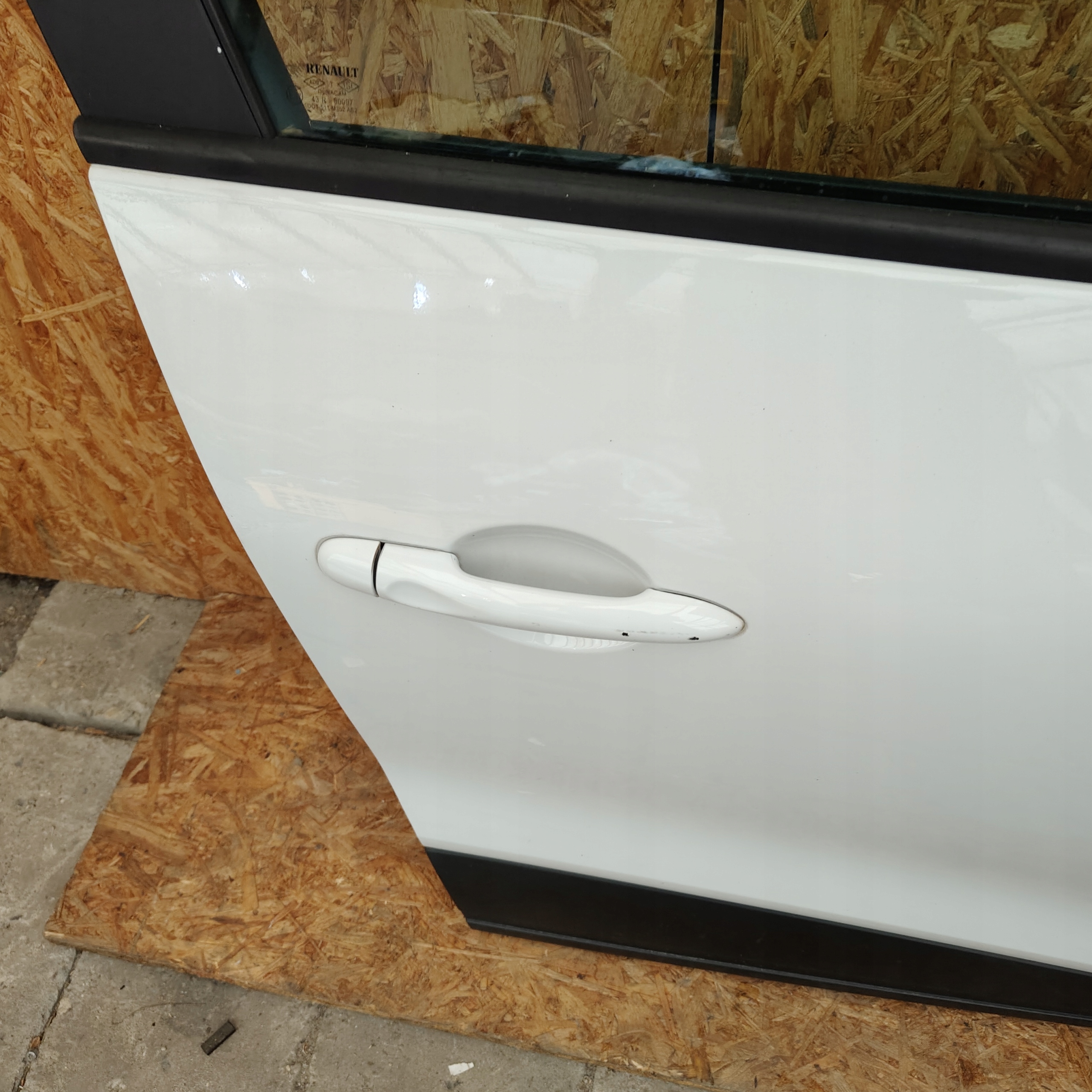 door front front right RENAULT CLIO IV DV369
