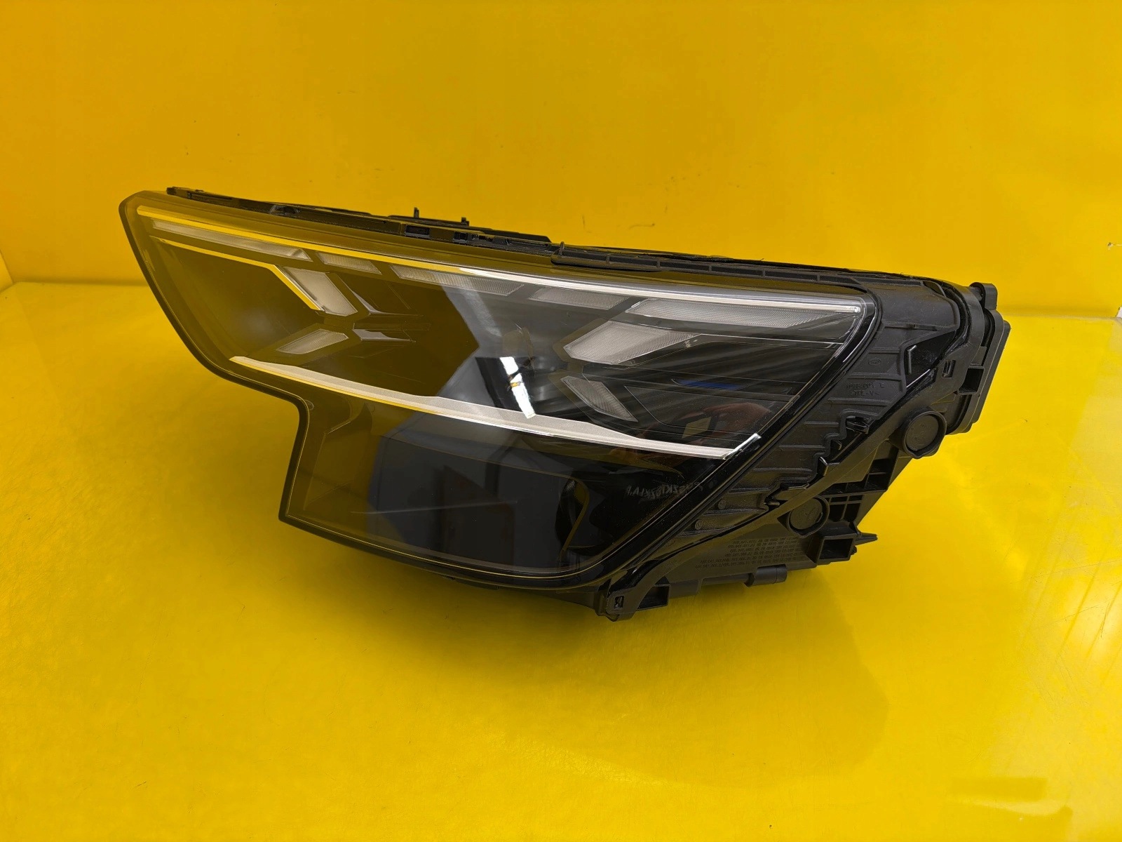 light left Audi Q8 4M Lift 4M8 Laser 4M8941085