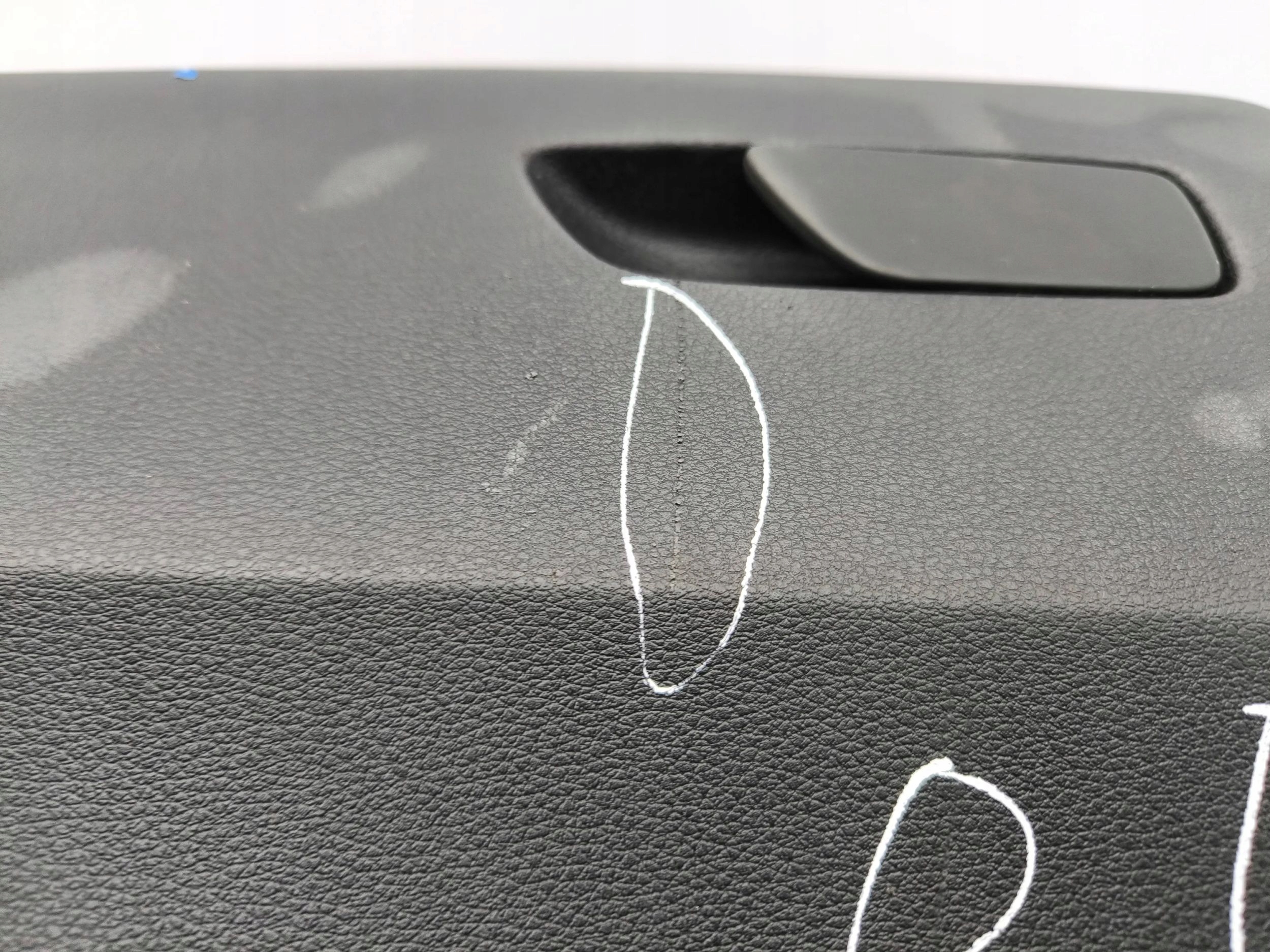 Audi Q2 - 2022 бардачок / комплект