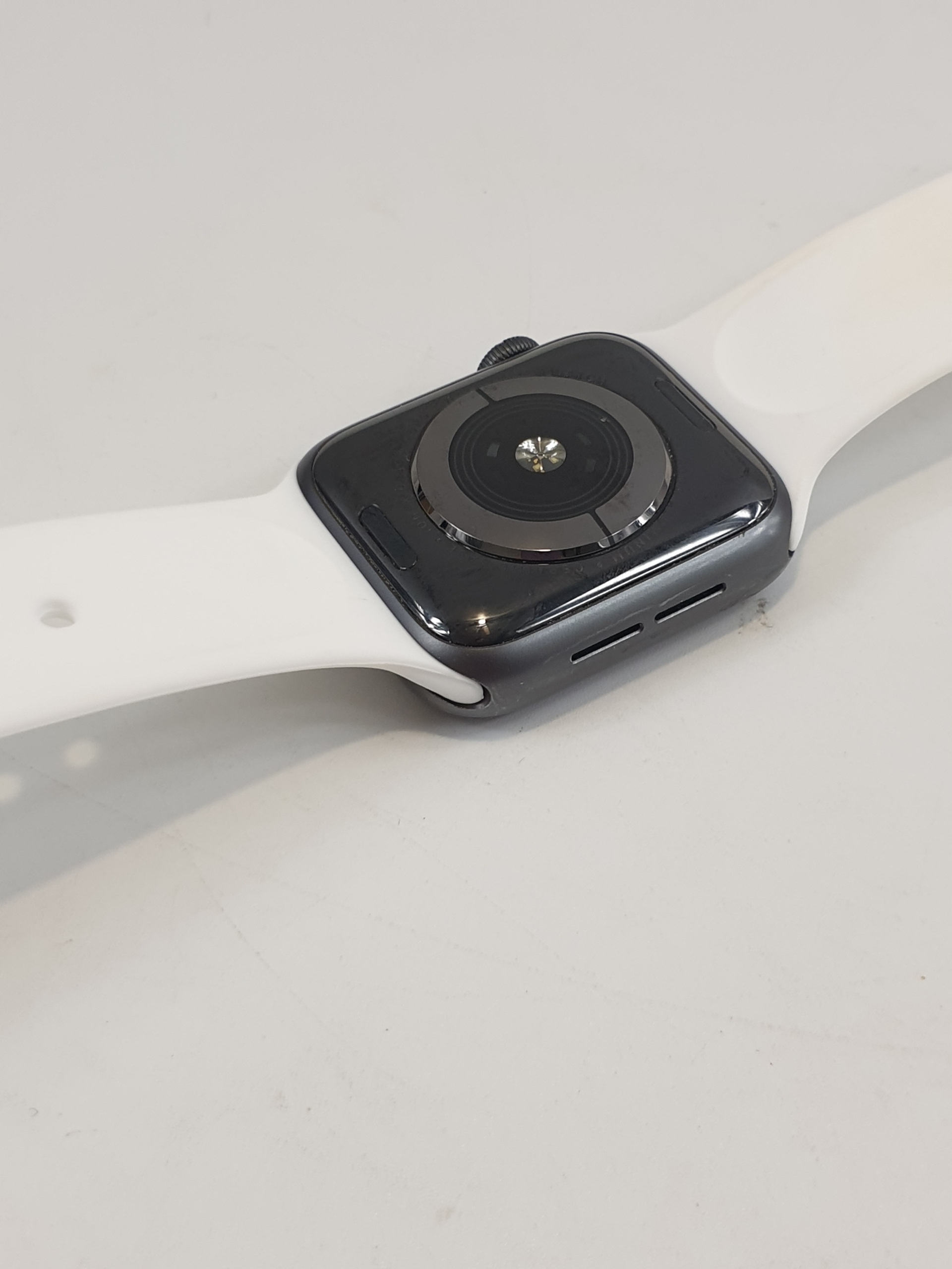 Zegarek Apple Watch seria 5 | 40mm | GPS | Gratis Rodzaj smartwatch