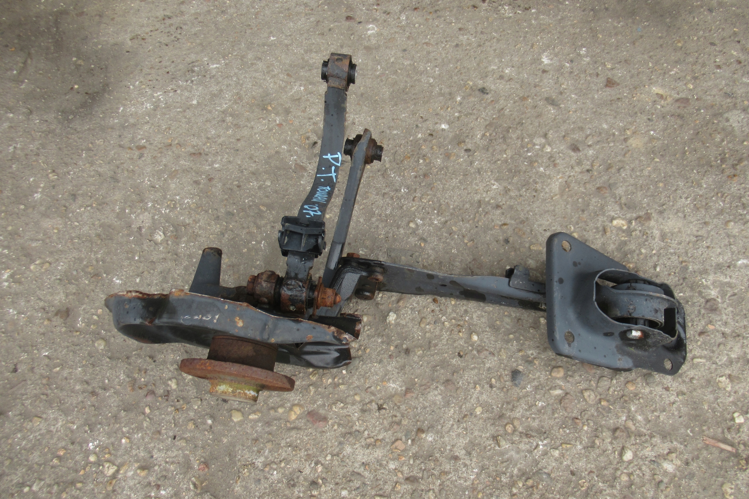 VW TOURAN 07R swing right rear part