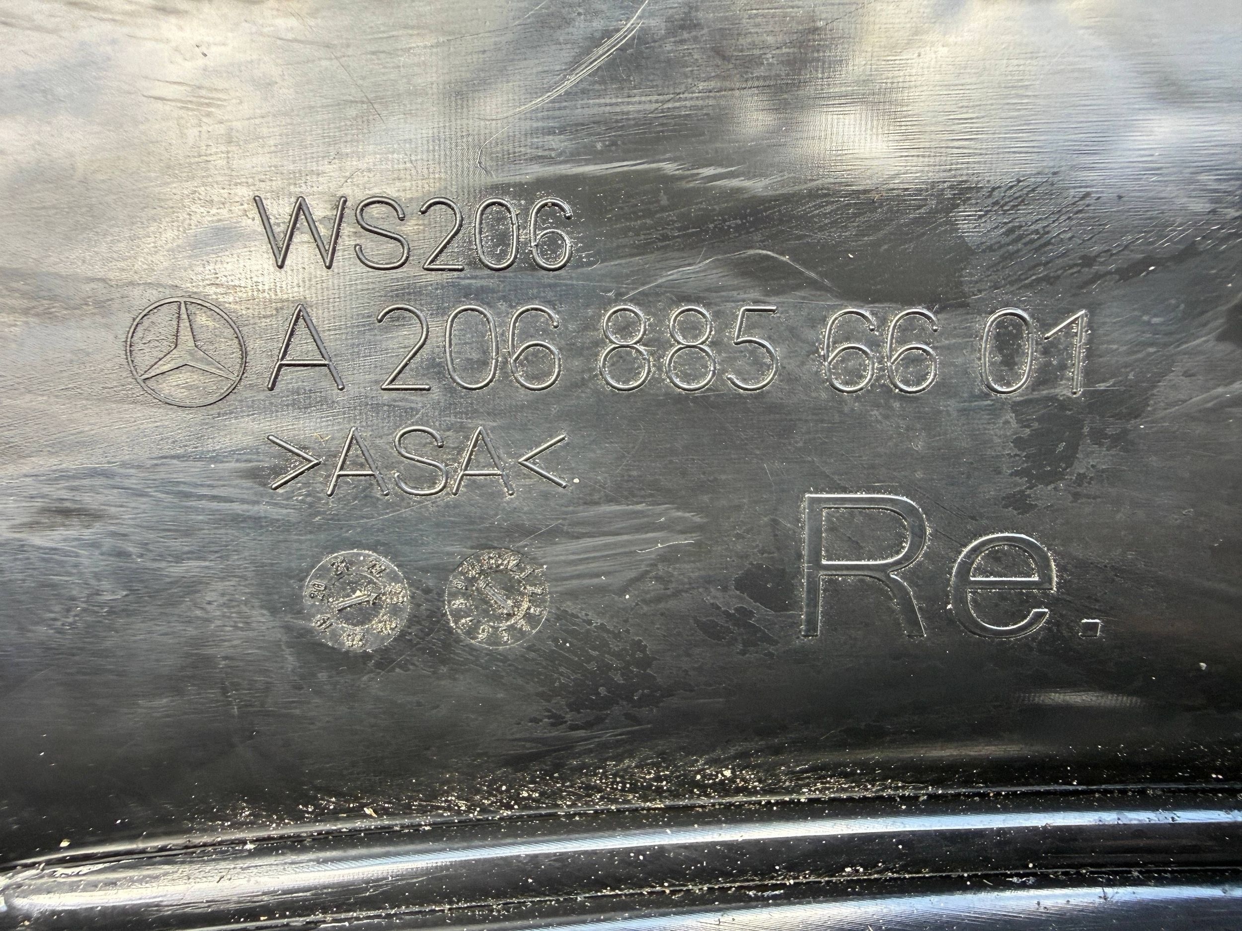 Mercedes C W206 21- grid of a bumper right front front