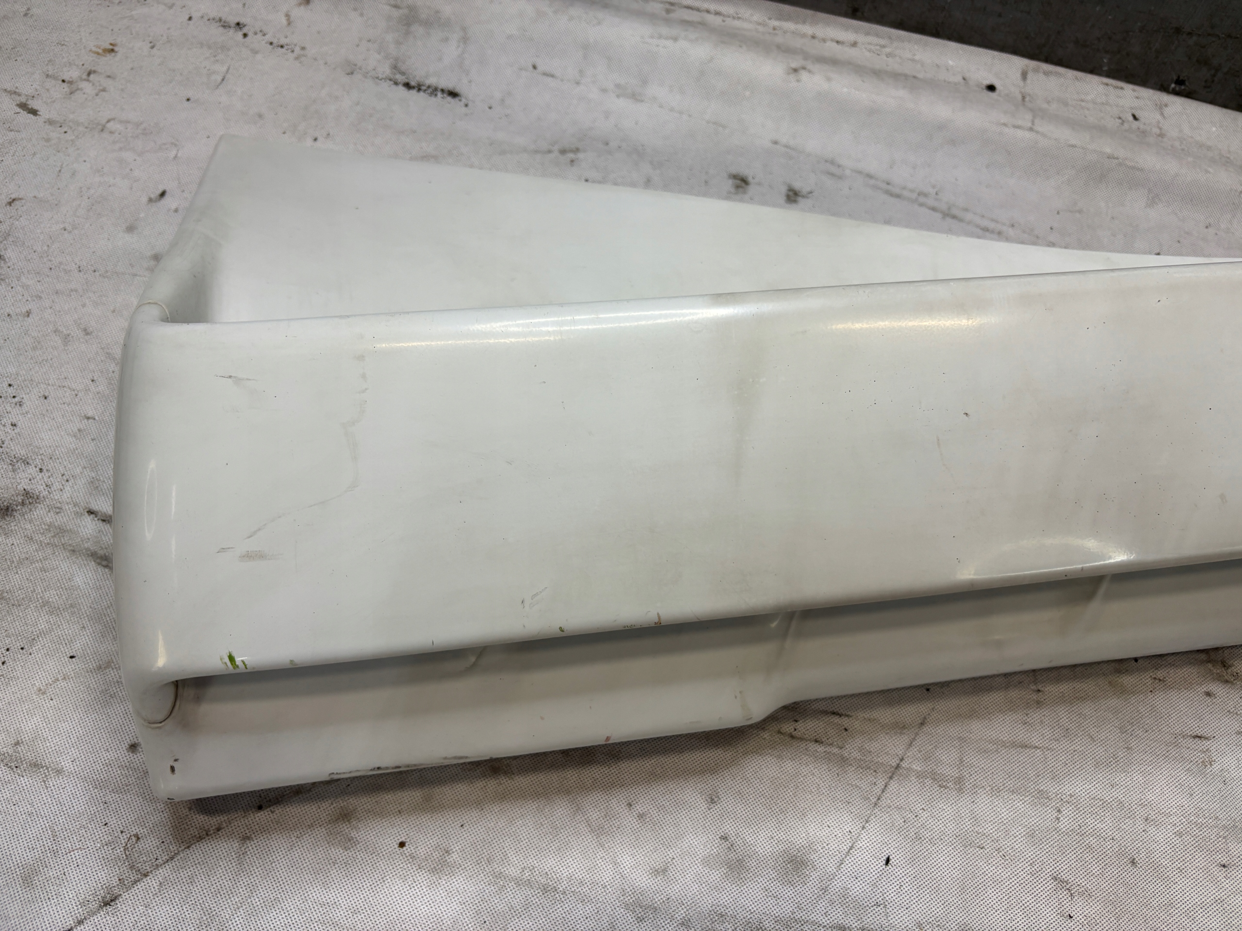 corner bonnet hood cabs left Iveco Stralis 504096163