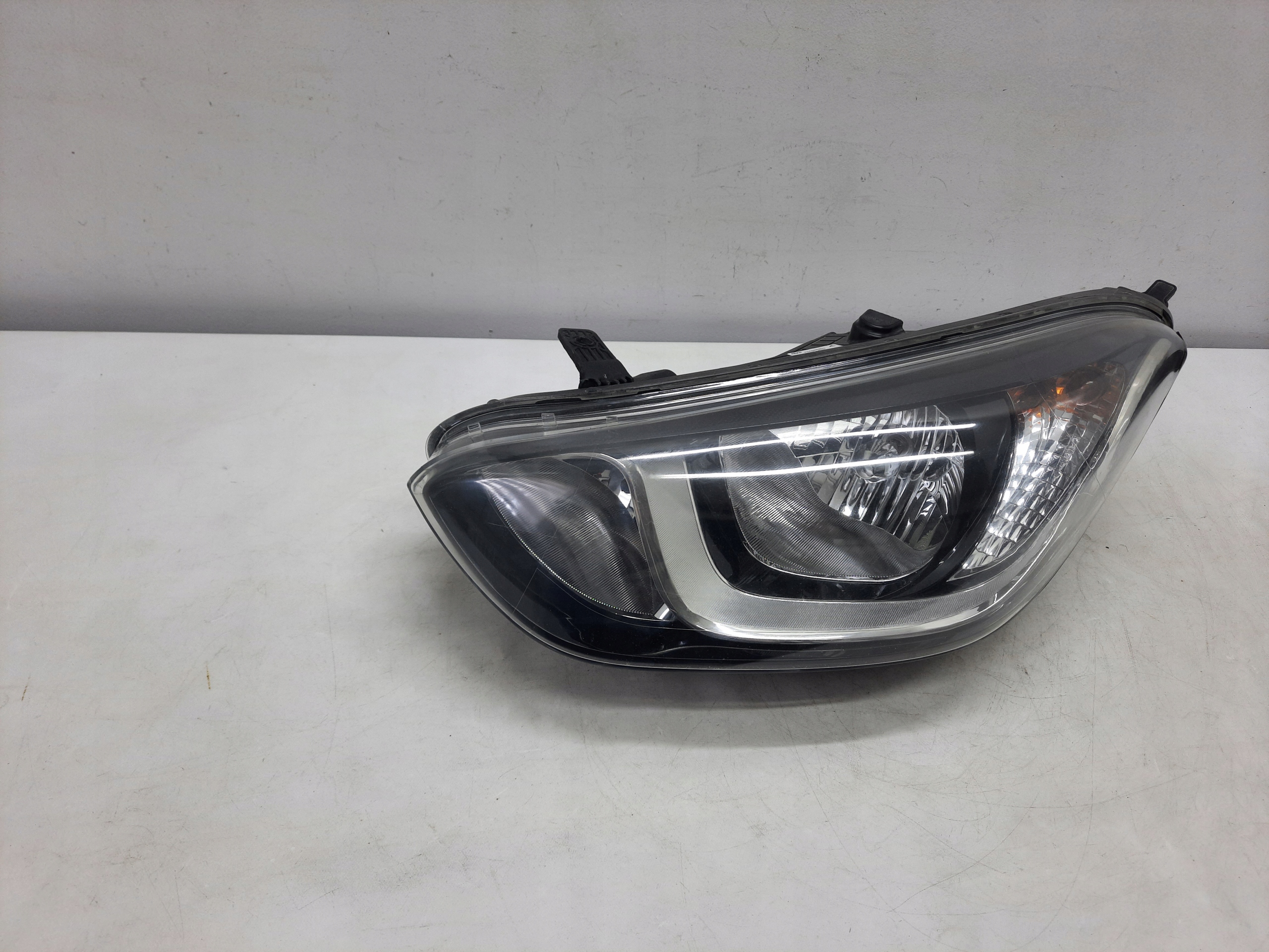 HYUNDAI I20 1 and LIFT 12-14 light REFLEKTOR left front original EUROPA