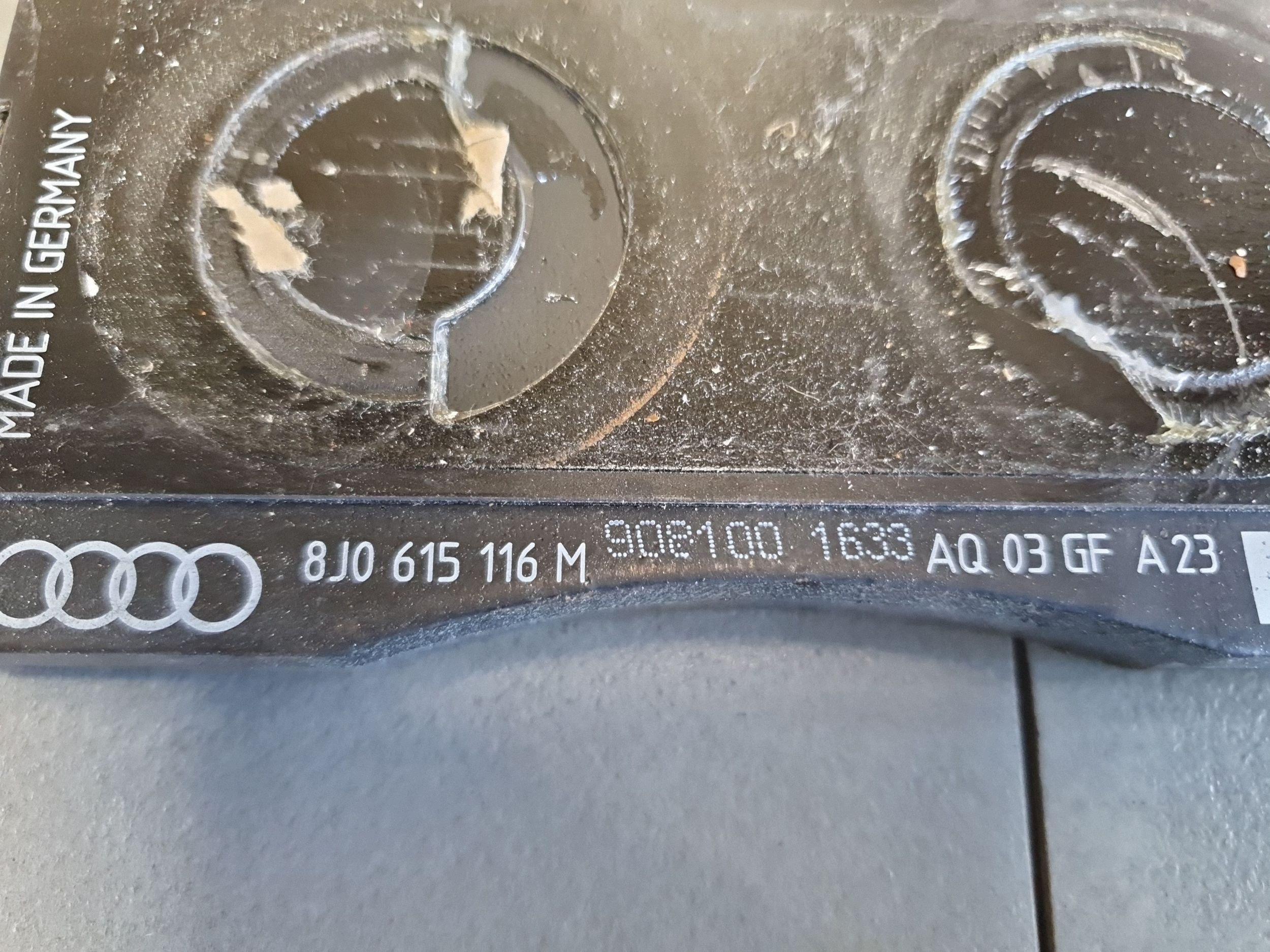 Cupra Leon IV kotuče brzdové předek plotýnky 370MM 8J0615301K 8J0615116M