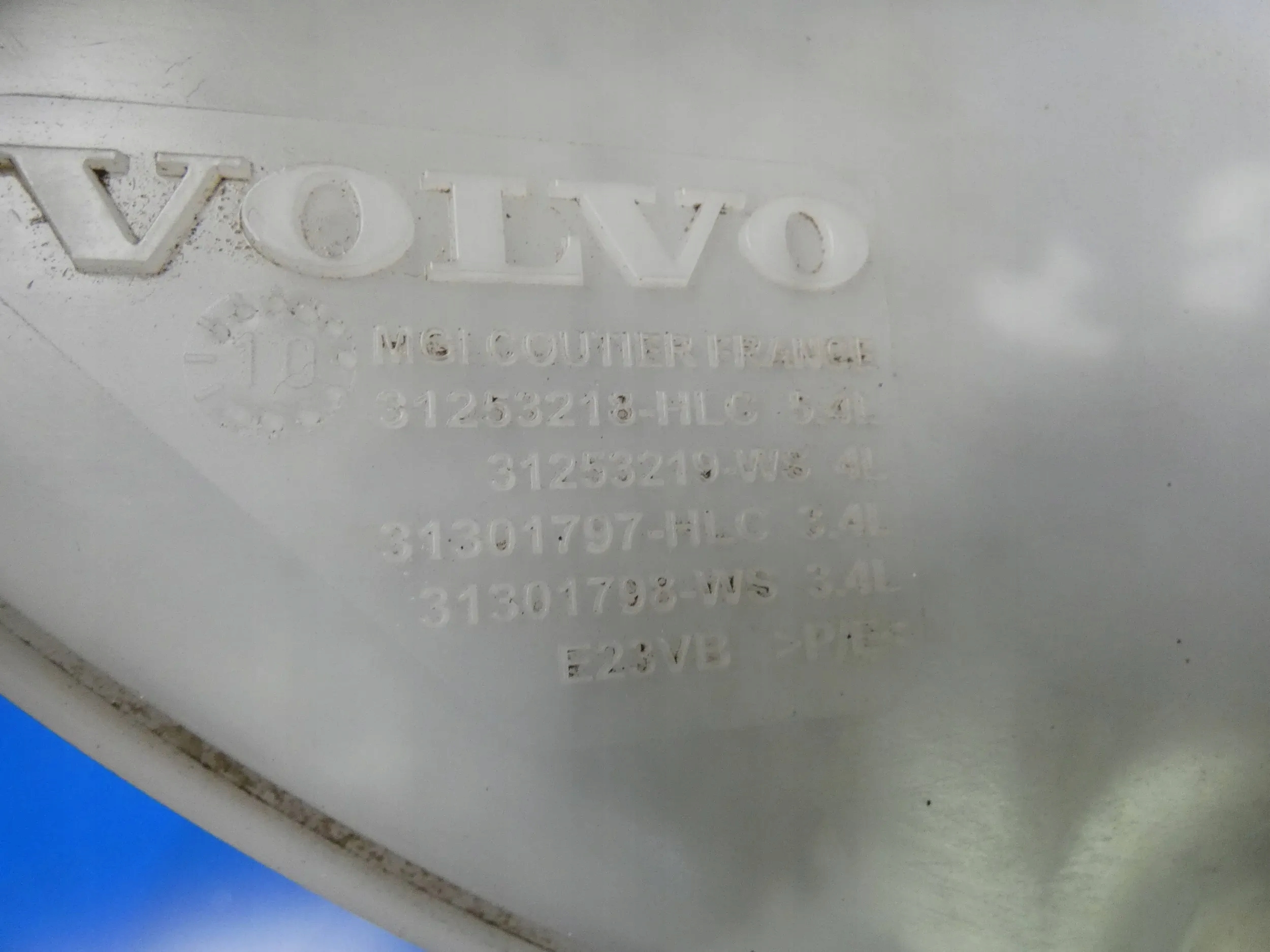 VOLVO S60 II V60 serbatoio LIQUIDO LAVAFARI