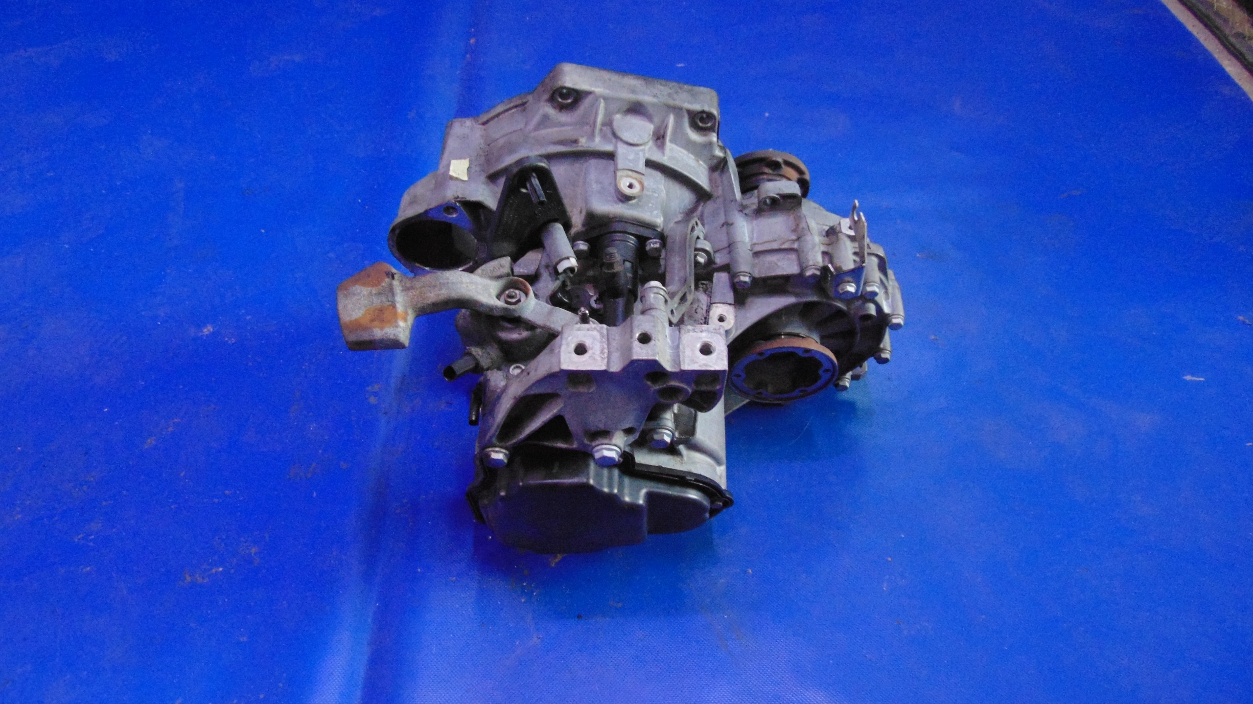 getriebe 1.6TDI oder LVB VW TIGUAN und 5N PASSAT B7 GOLF VI 08-12 jahr
