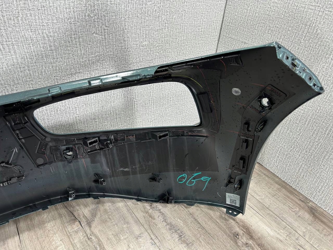 XPENG P7 et 2020-2025 Pare choc Avant 7105111EF4