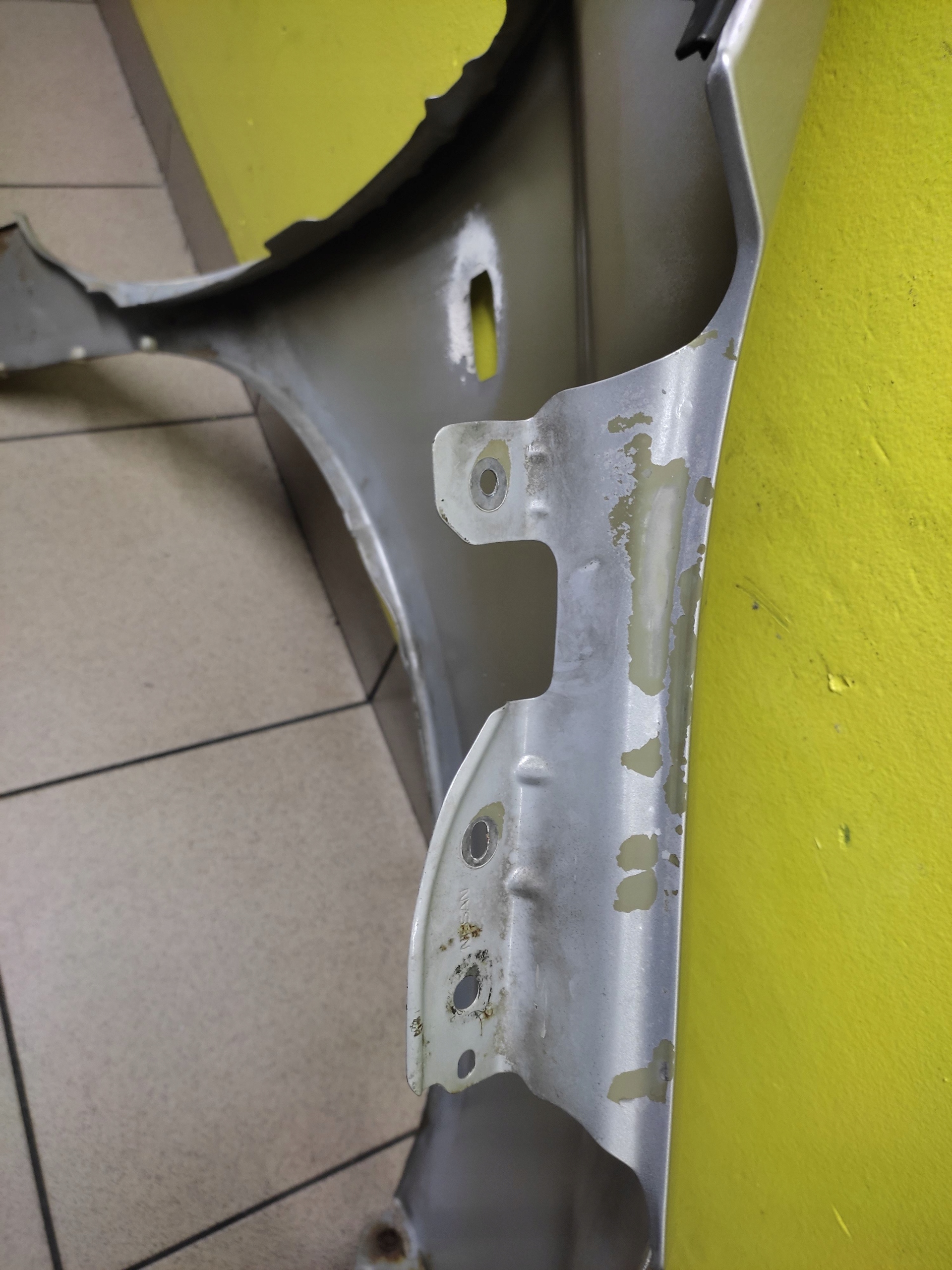 NISSAN MICRA fender left front LAKIER KY0
