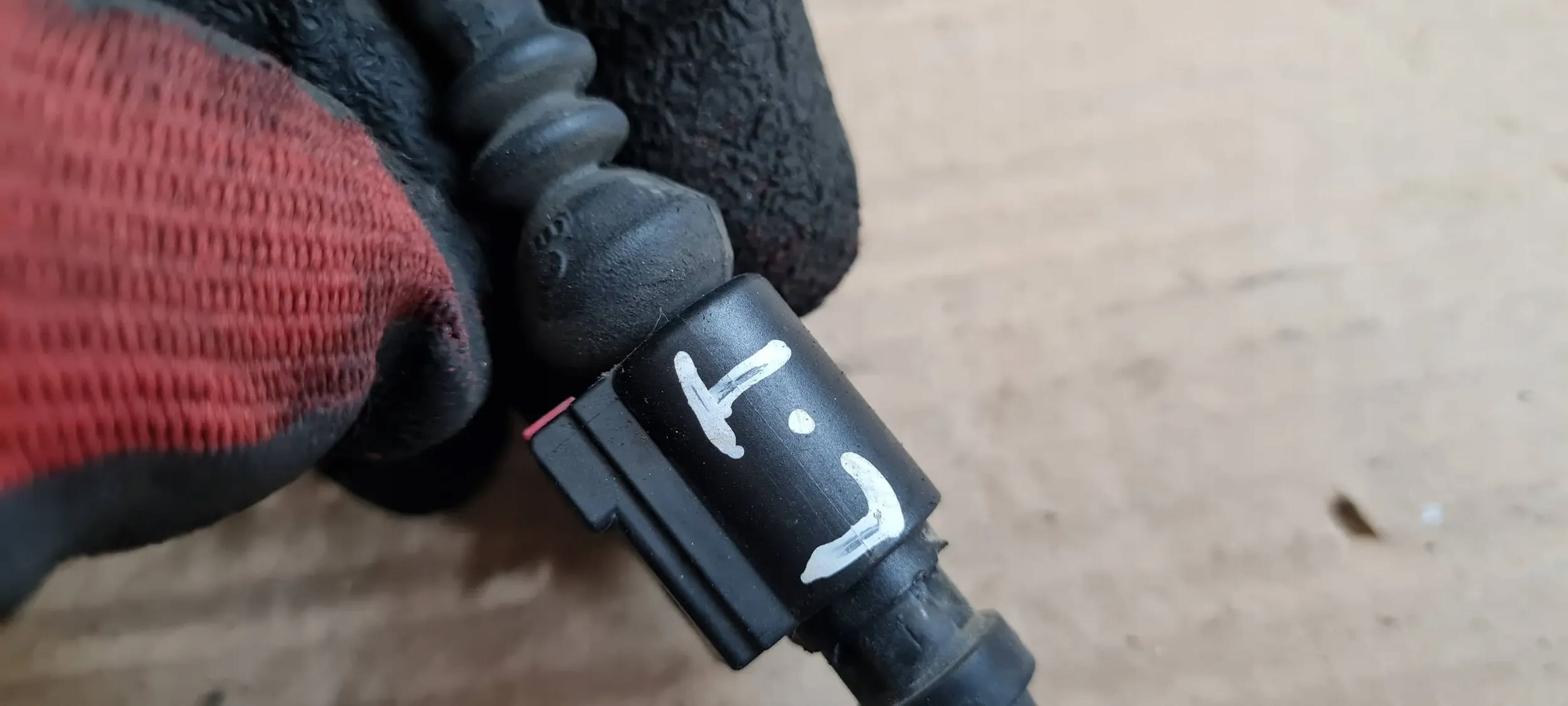 A5 8W SENSOR ABS HECK 4M0927807C A4 B9 8W Q5 Q7