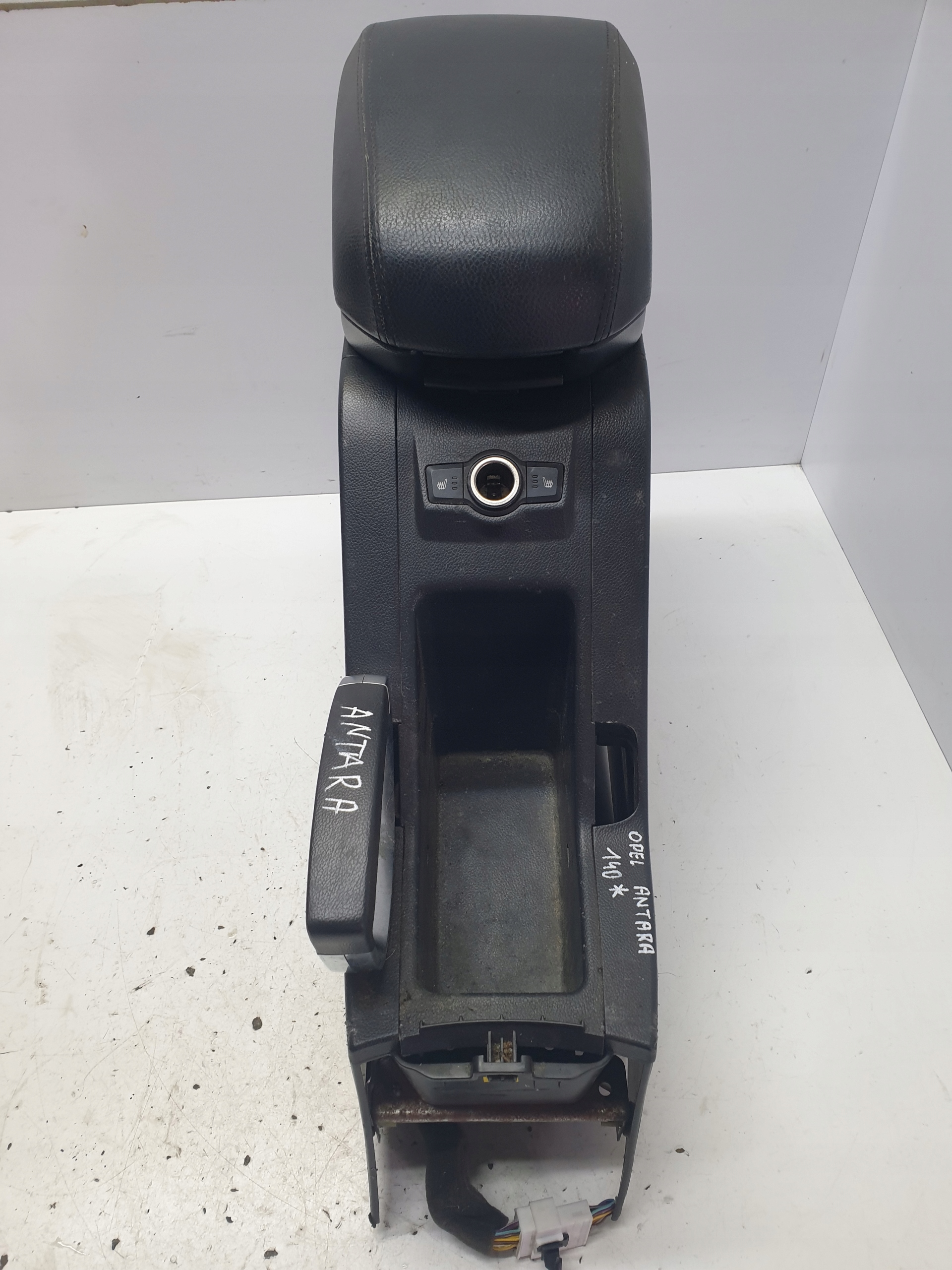 подлокотник opel ANTARA
