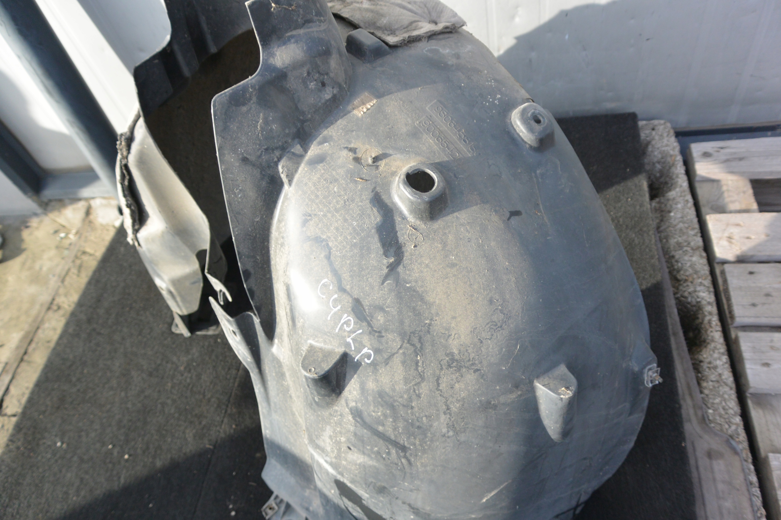 mudguard left front CITROEN C4 PICASSO II 9806458180
