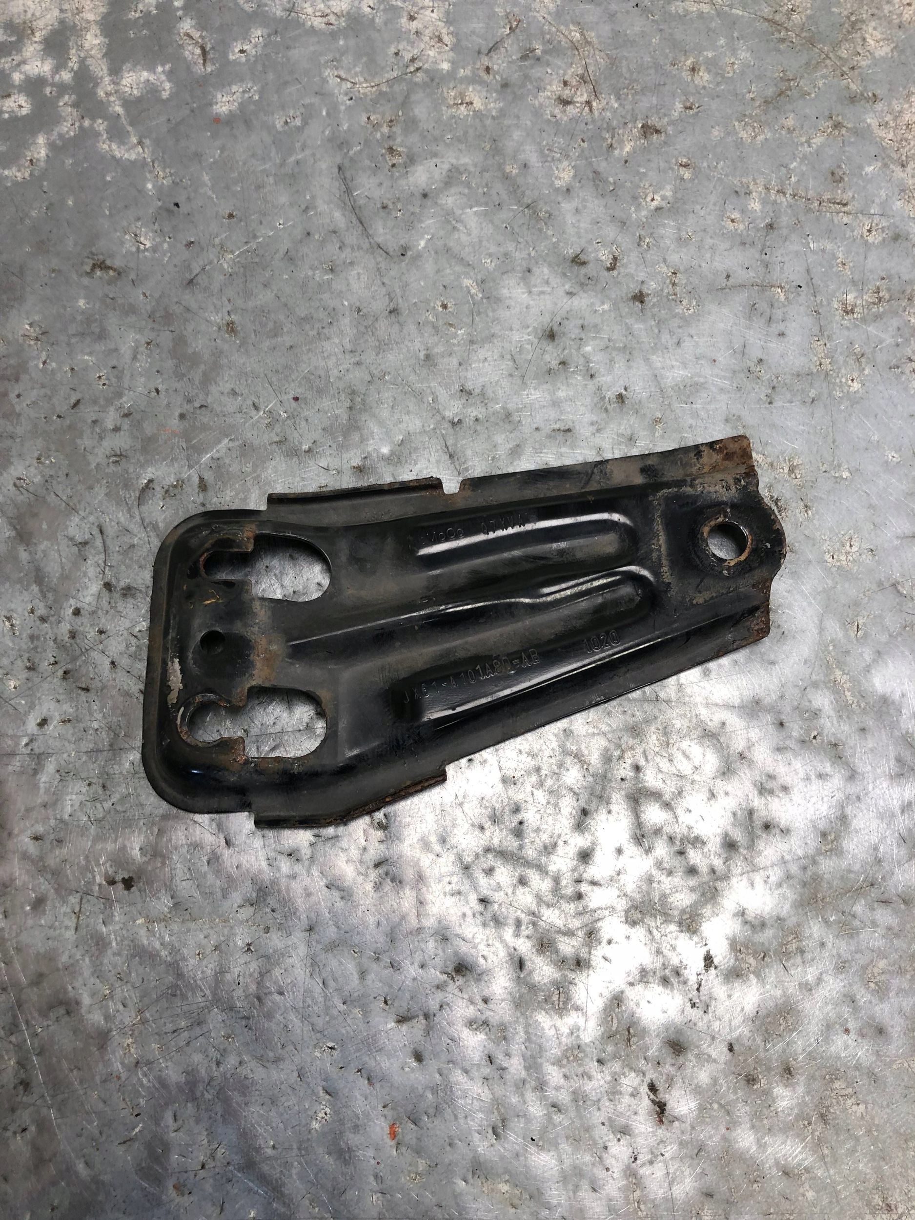 console holder WOZKA FORD FOCUS MK4 JX61-A101A80-AB