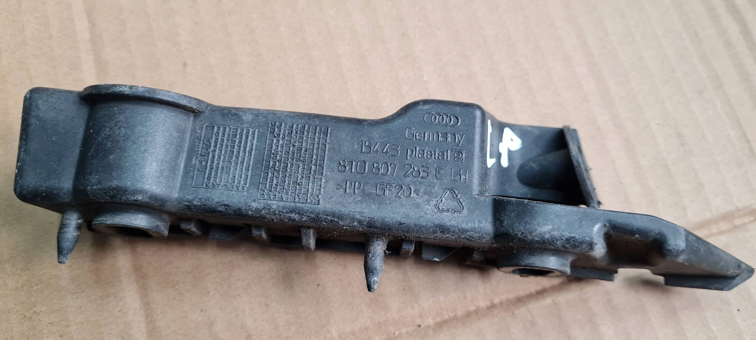 A5 8T LIFT S5 bracket holder of a bumper left front 8T0807283C