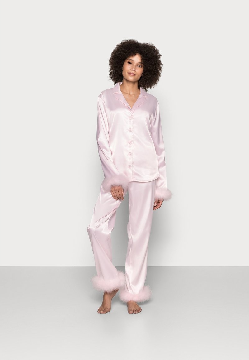 Piżama satynowa OW Intimates 36 Dekolt szpic