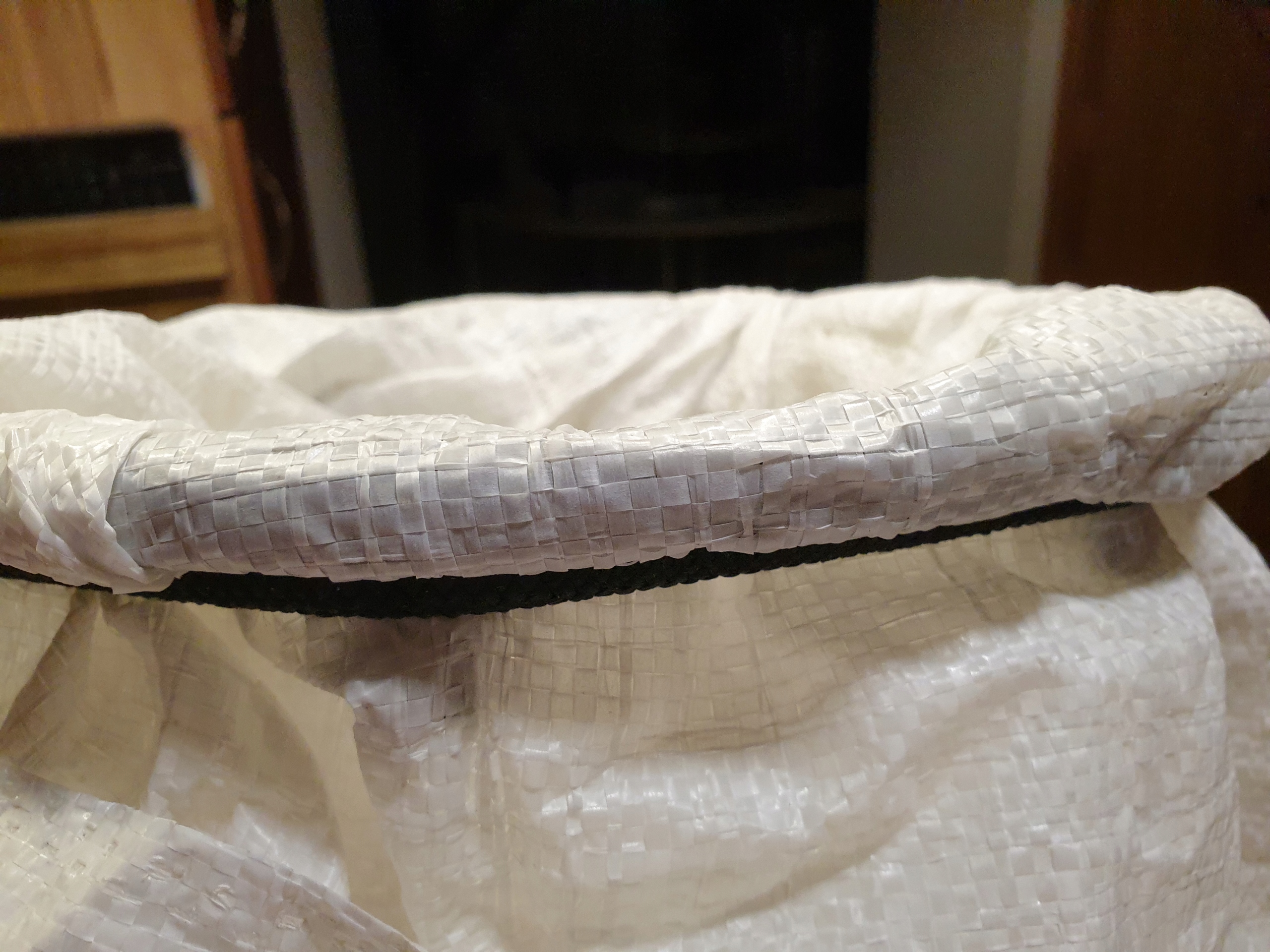 WYTRZYMAŁY METALOWY WISZĄCY UCHWYT NA WORKI Szerokość produktu 30 cm