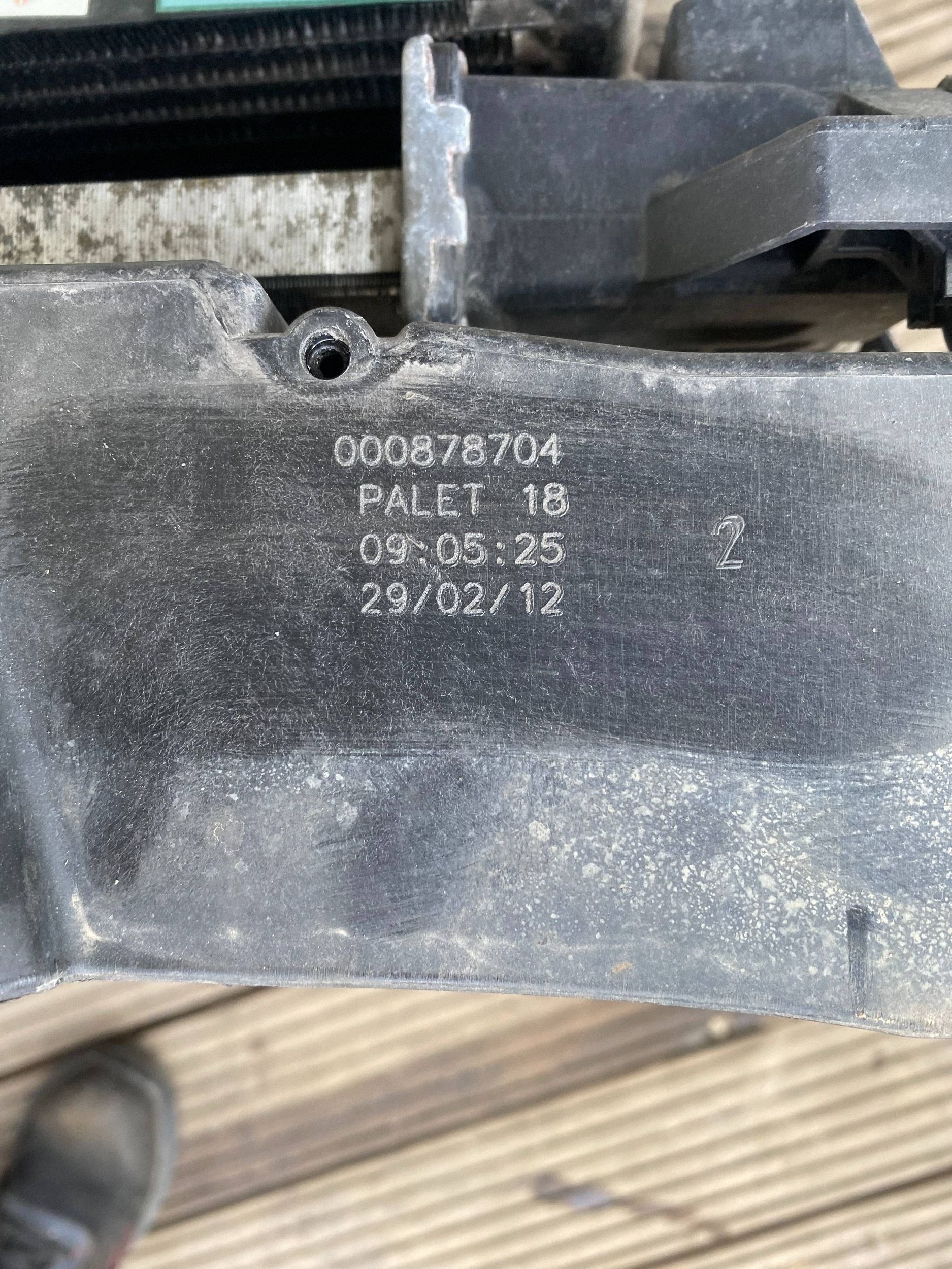 RENAULT MEGANE III LIFT KOMBI 1.5 DCI support panel for radiators pillar radiator