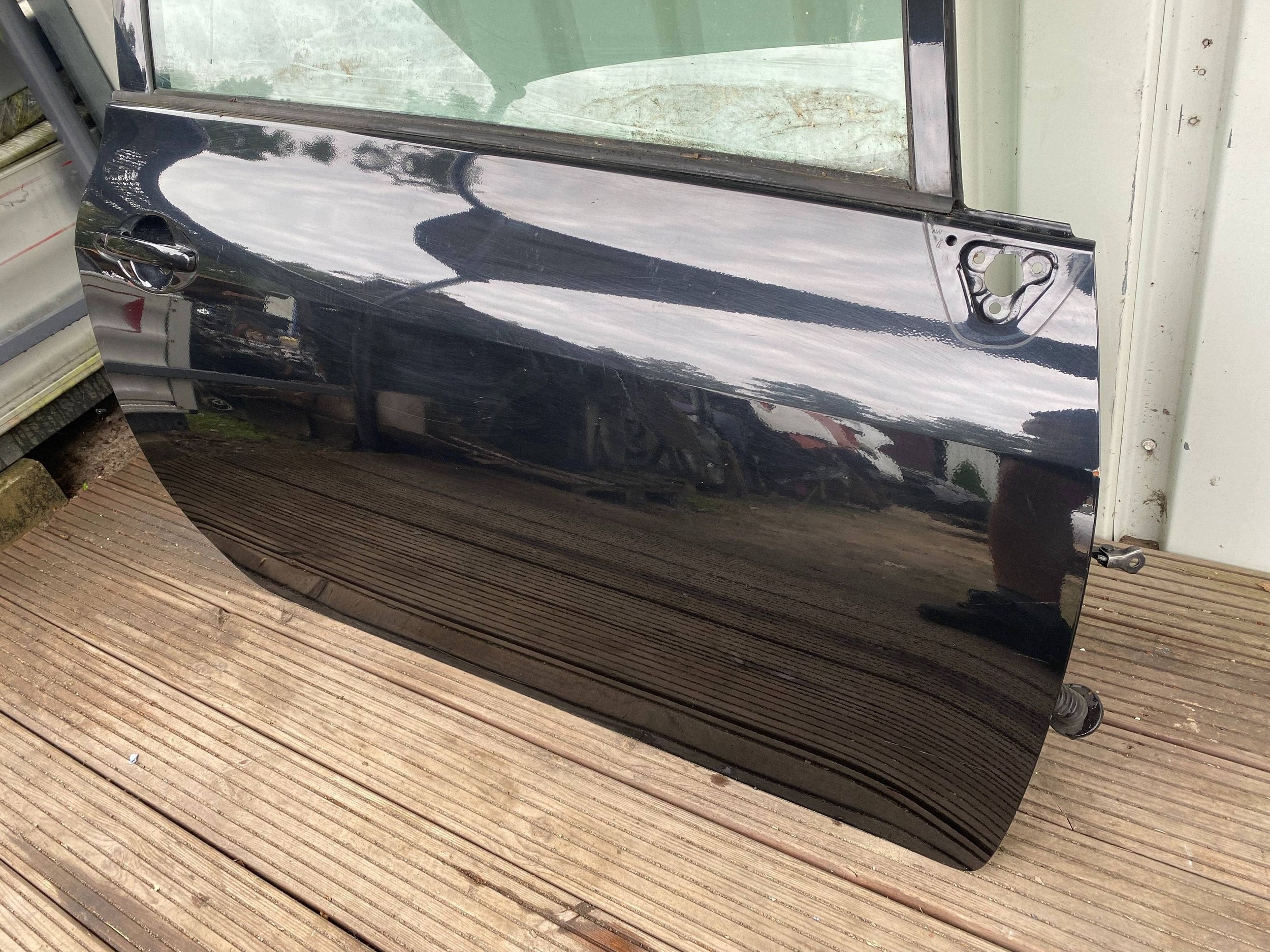 TOYOTA AURIS and 3D complete door right front front