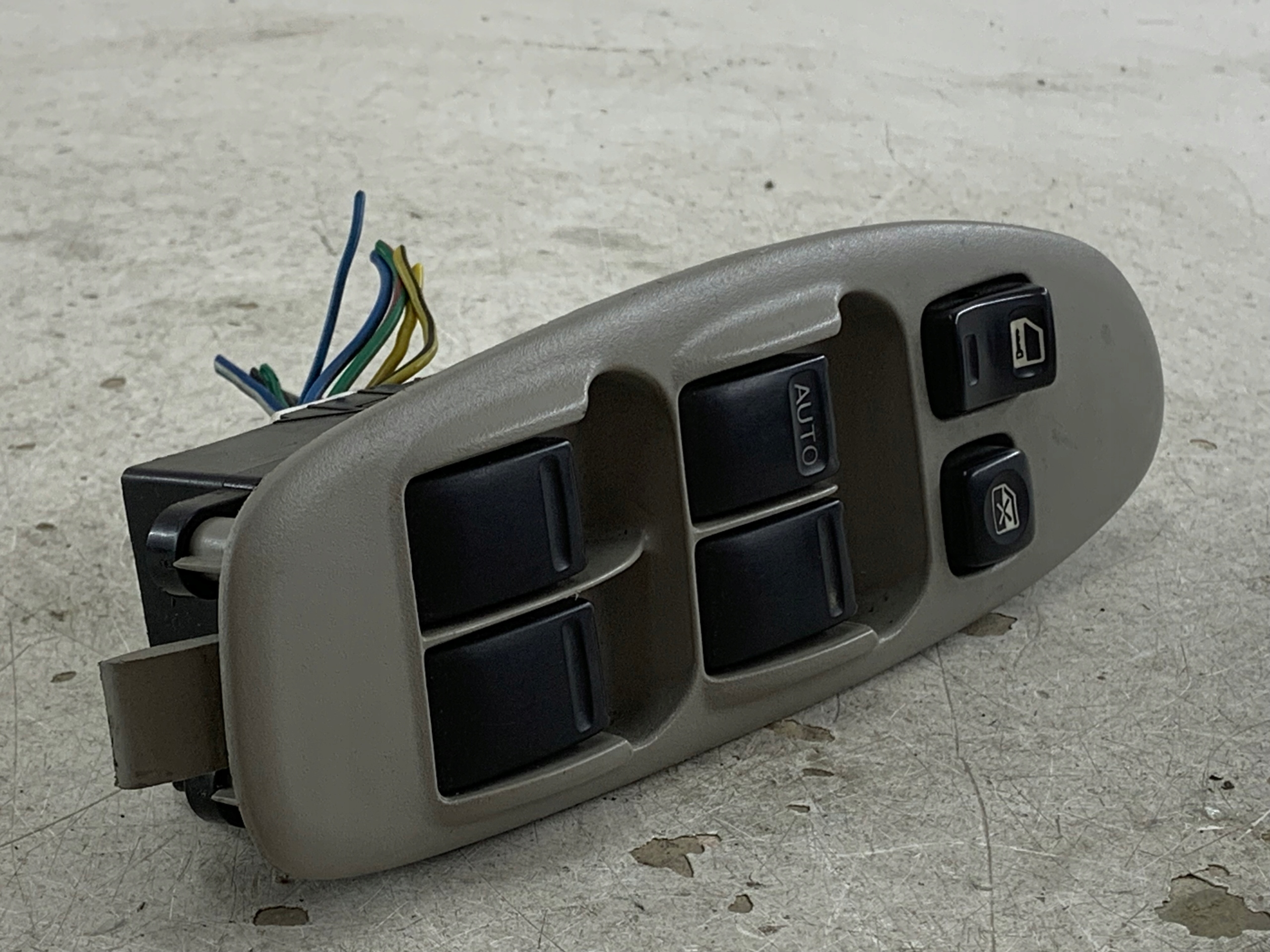 NISSAN ALMERA TINO PANEL of the window left front 80961BU400