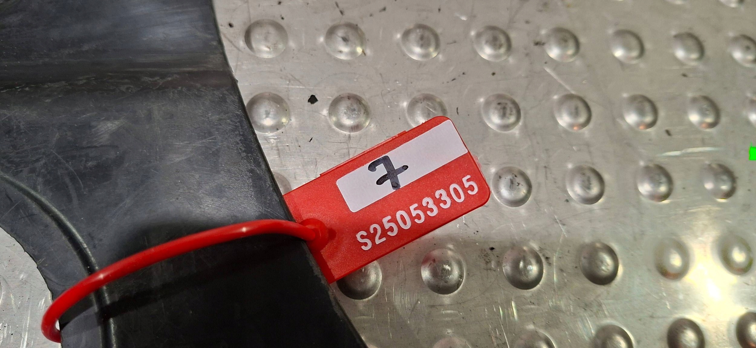 cover chassis right 748U69710R RENAULT CLIO V 2019