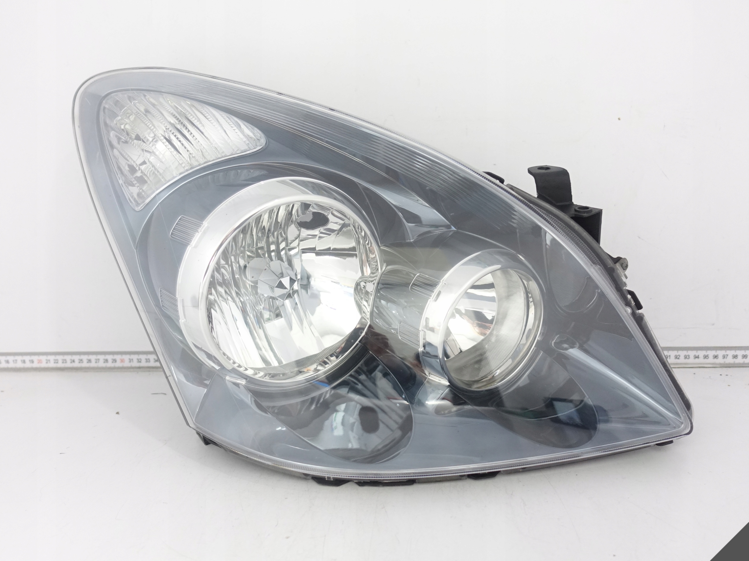 TOYOTA COROLLA VERSO II LIFT 07-09 light right front EU